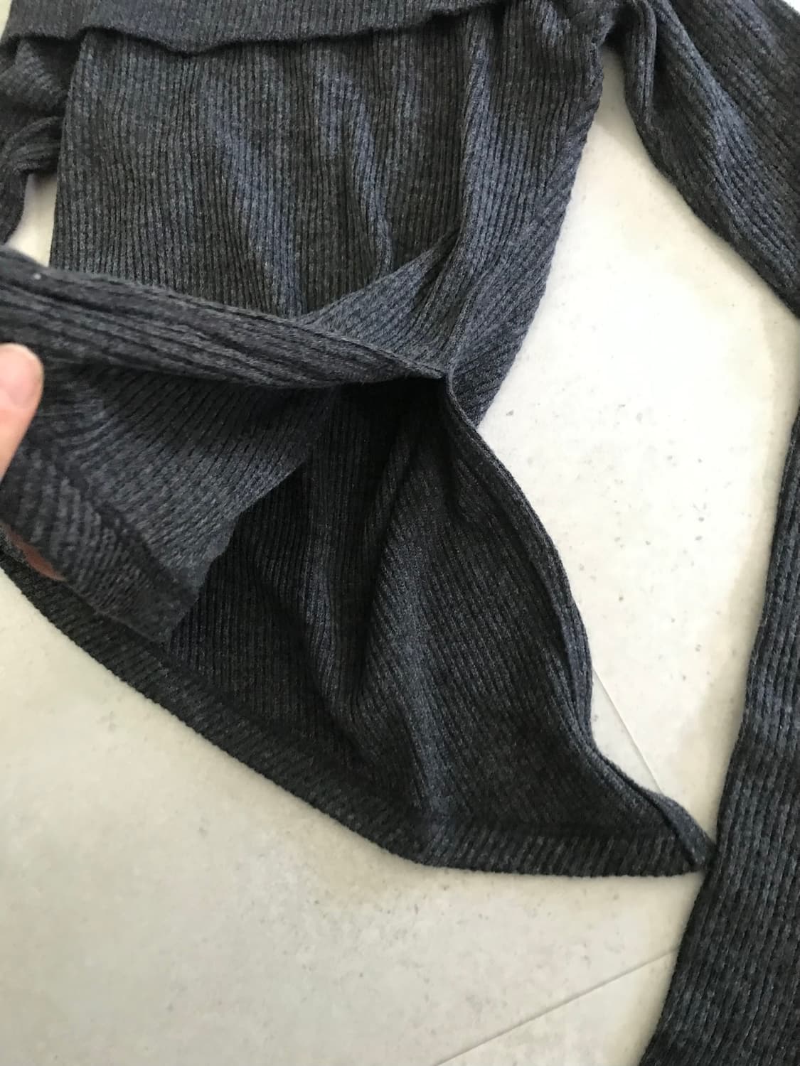 유플레 오프숄더 니트 판매 상품이미지3