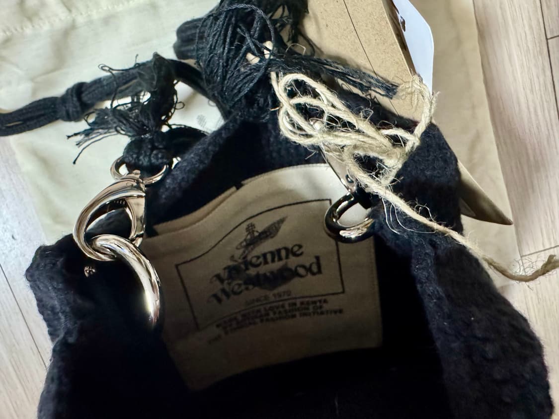 비비안웨스트우드 블랙 크로셰 크로스백 상품이미지3