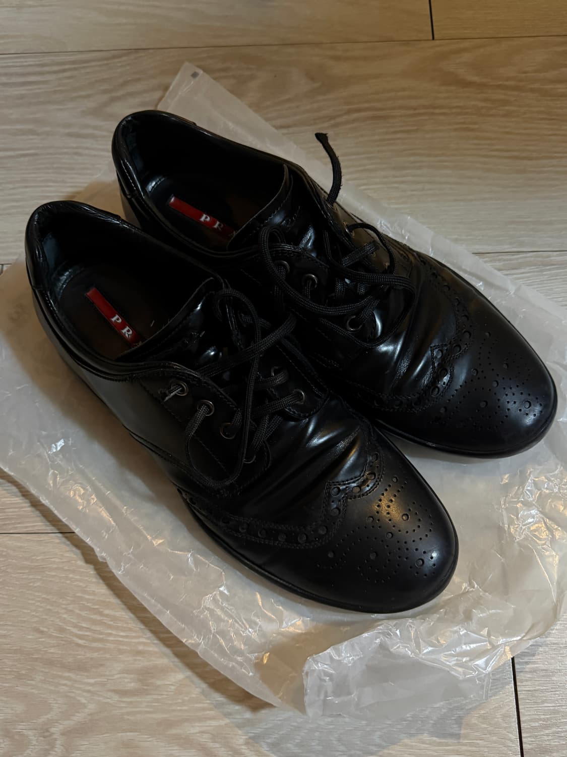 프라다스포츠 윙팁 레더슈즈 상품이미지1