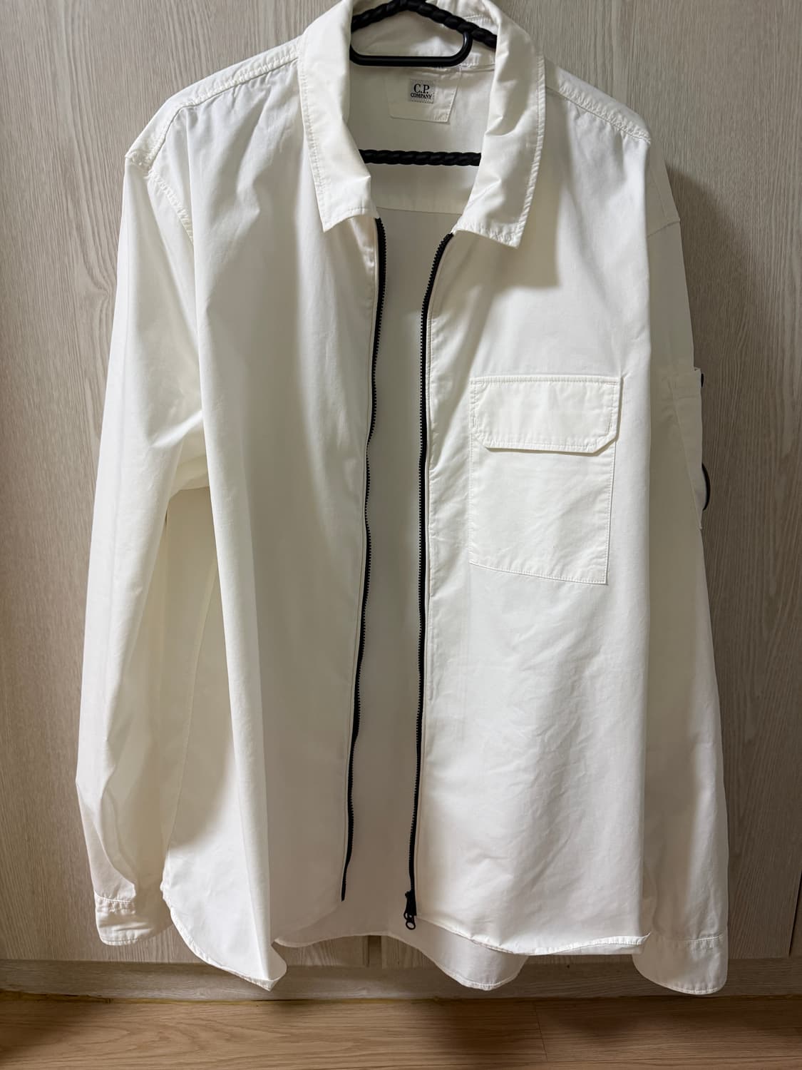 cp컴퍼니 흰색 셔츠 자켓 상품이미지1