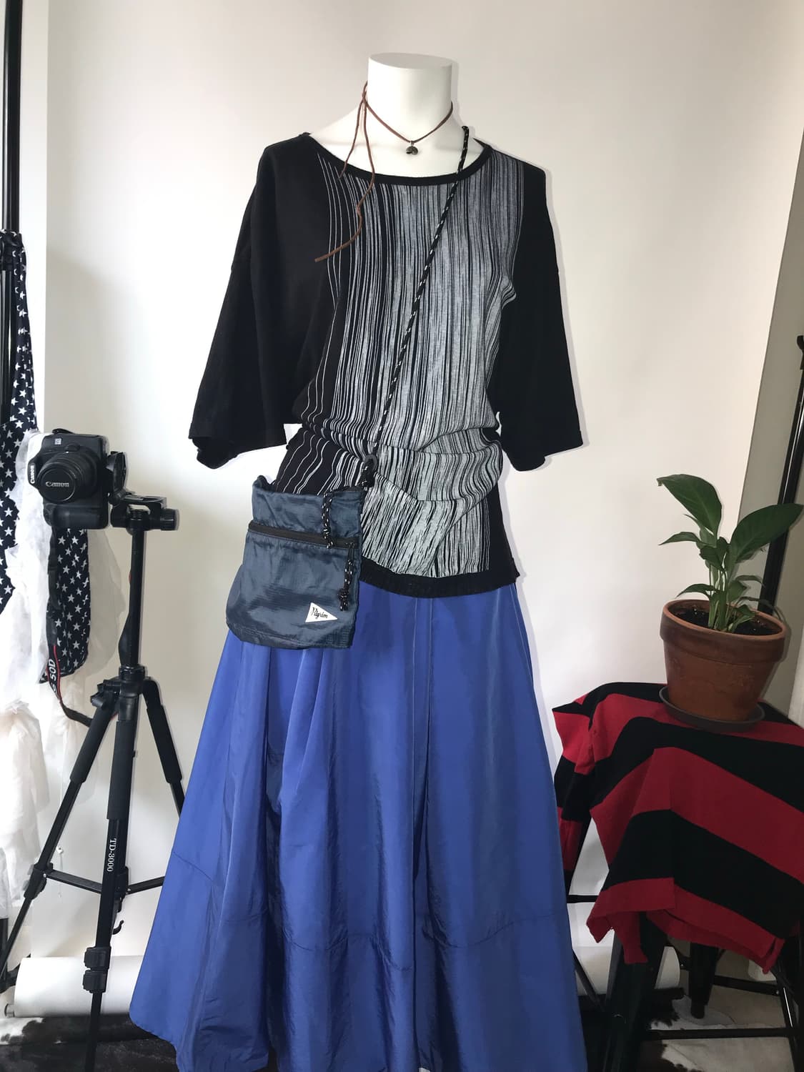 ONE DAY, SUDDENLY Blue Nylon Pleats Skir 상품이미지3
