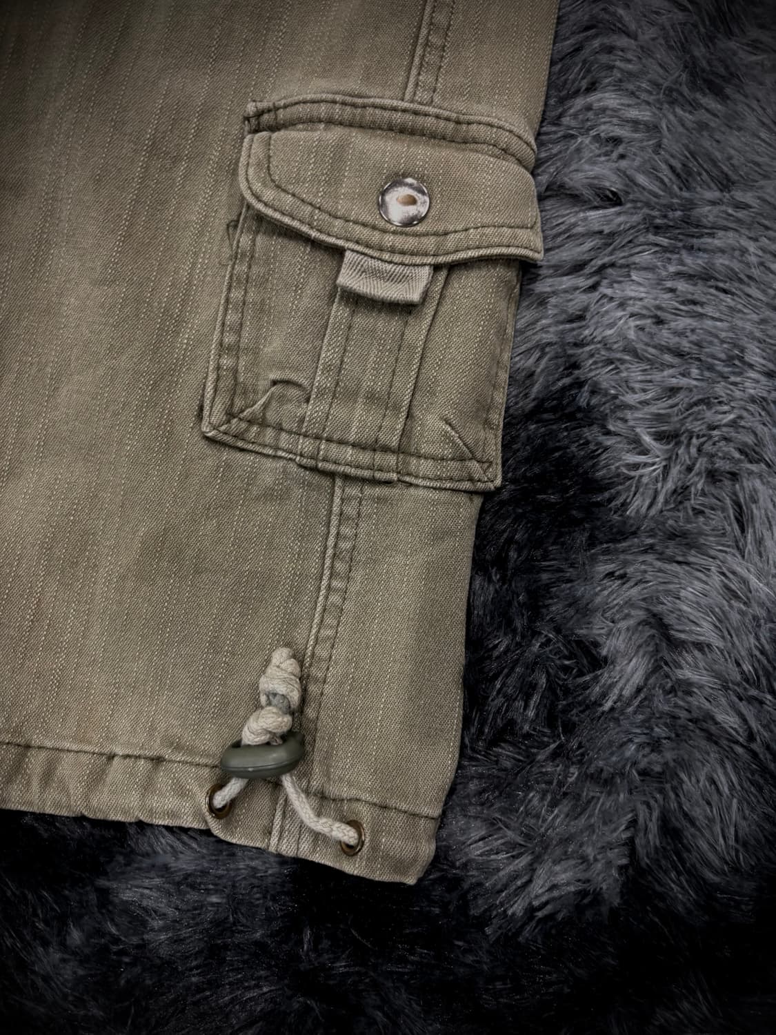 카키 멀티포켓 스트랩 디테일 부츠컷 카고팬츠 상품이미지6