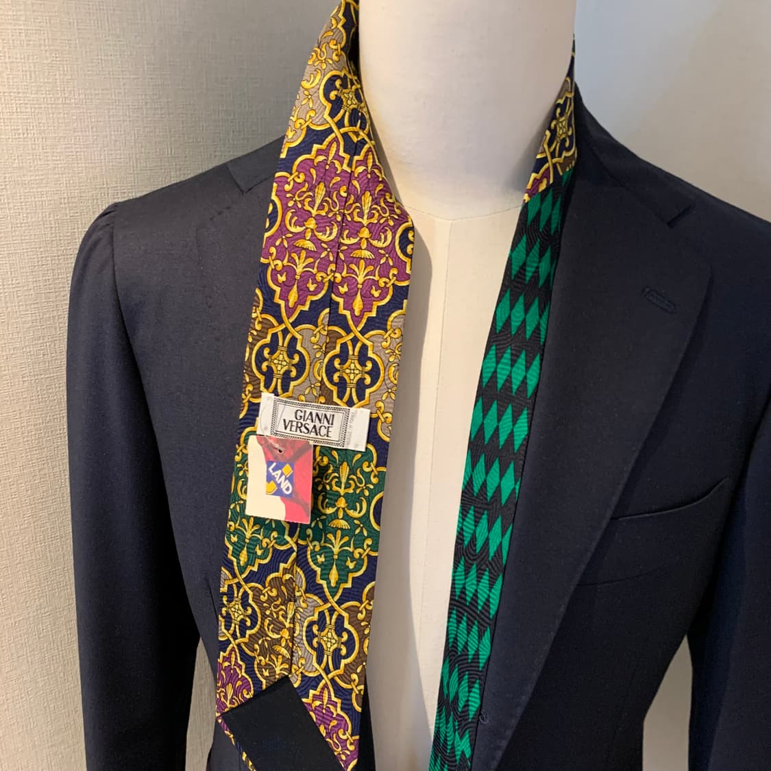 베르사체(VERSACE) 기하학적패턴 클래식 정장넥타이 최상급 상품이미지2