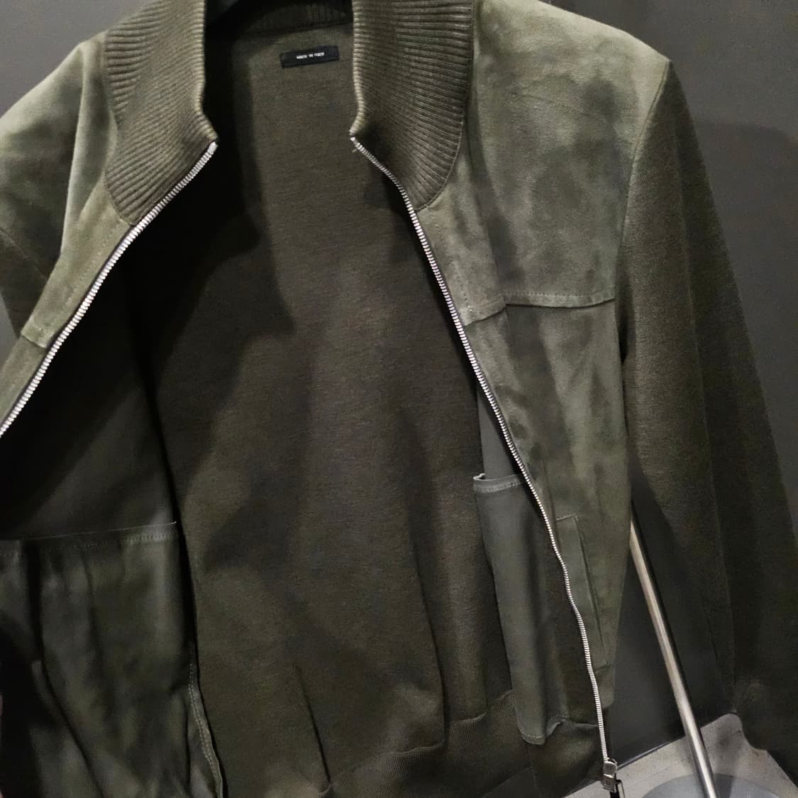 톰포드 카프스킨 스웨이드 & 울 봄버 재킷 상품이미지5