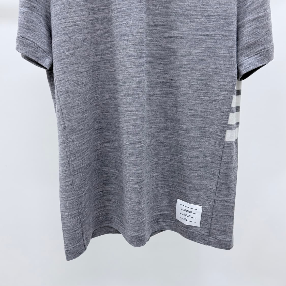 [미사용/2] 톰브라운 사선완장 울 반팔 티셔츠 그레이 상품이미지4