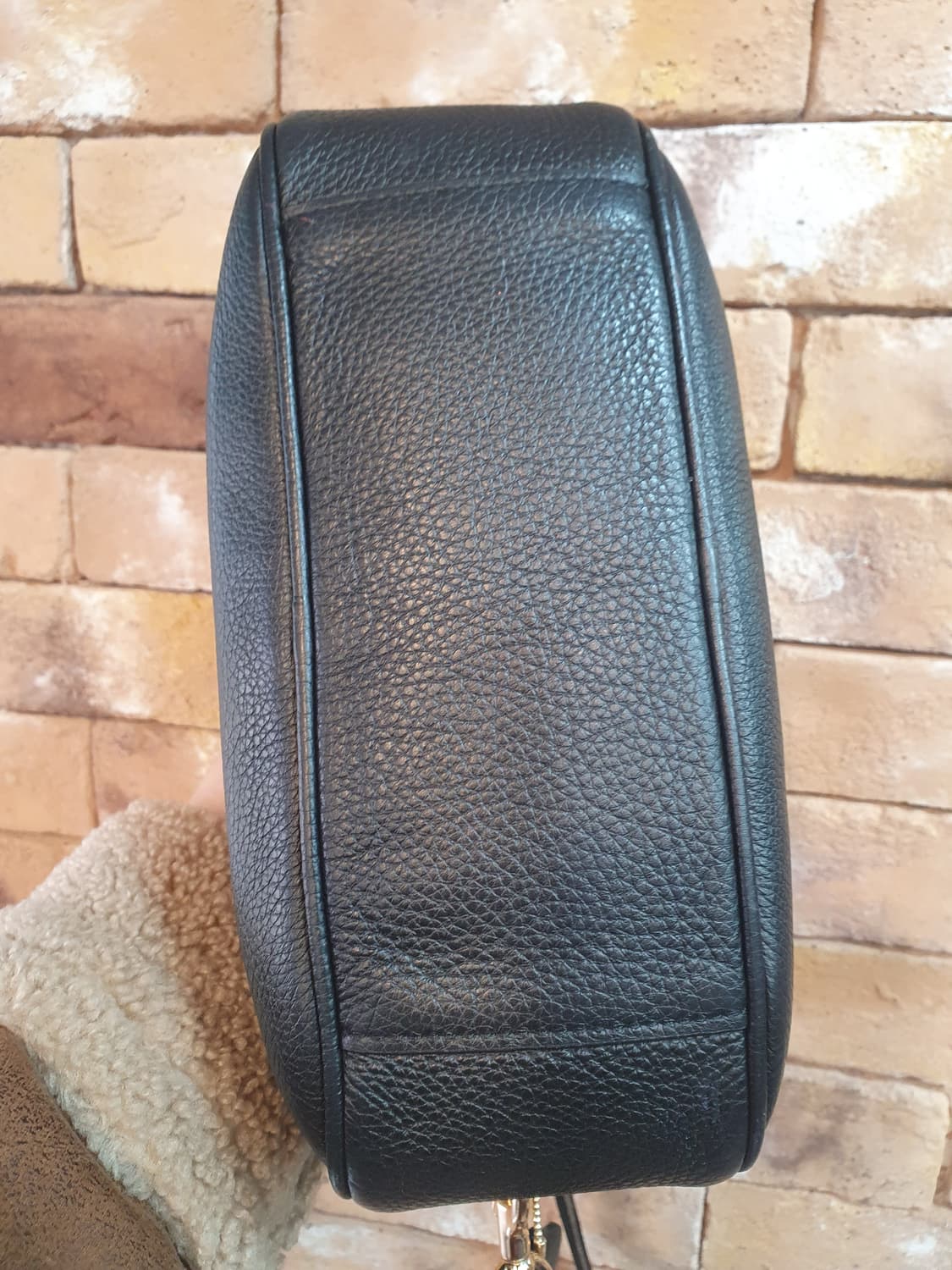 코치 블랙 가죽 크로스백 상품이미지4