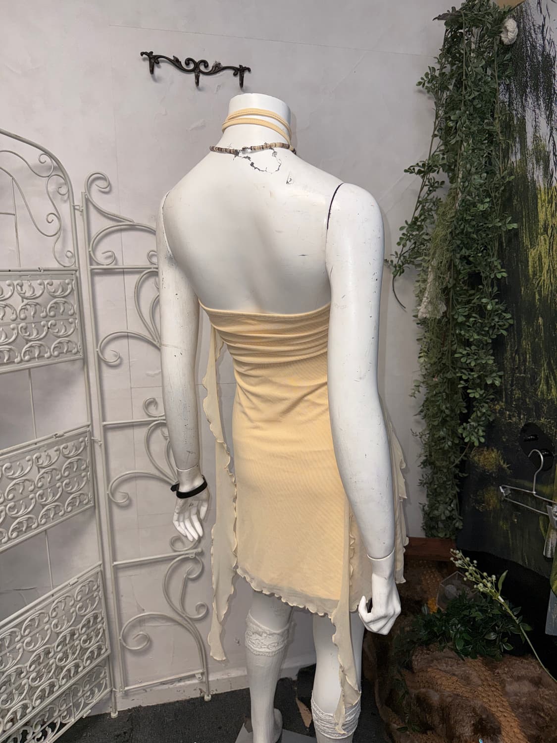 Cream rose ruffle halter sheer ops 상품이미지3