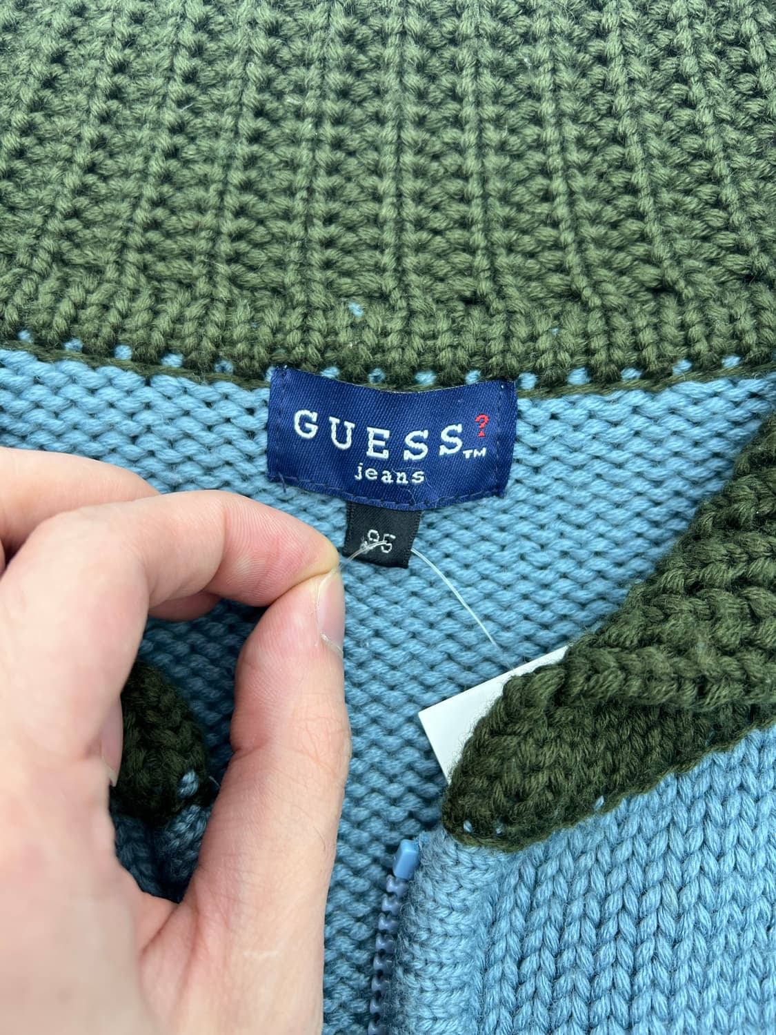 게스 배색 니트집업 상품이미지3