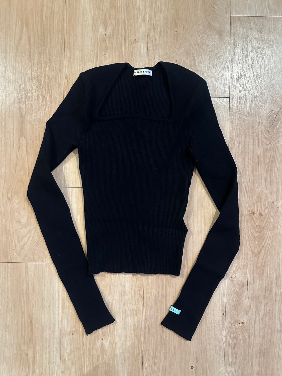 인스턴트펑크 스퀘어넥 니트 상품이미지6