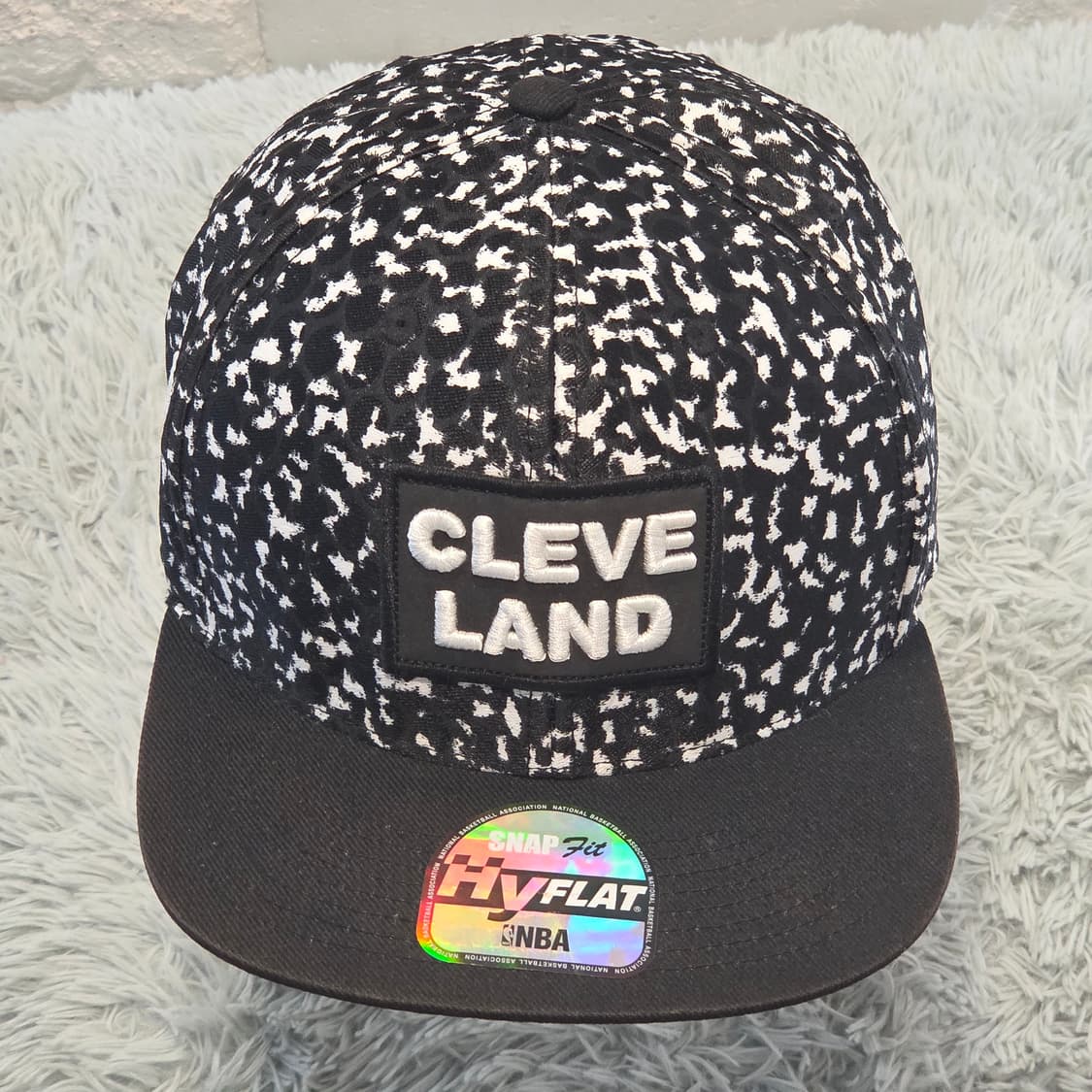 L7-1:NBA 클리블랜드 하이플랫 스냅백 블랙 화이트 56-59 상품이미지1