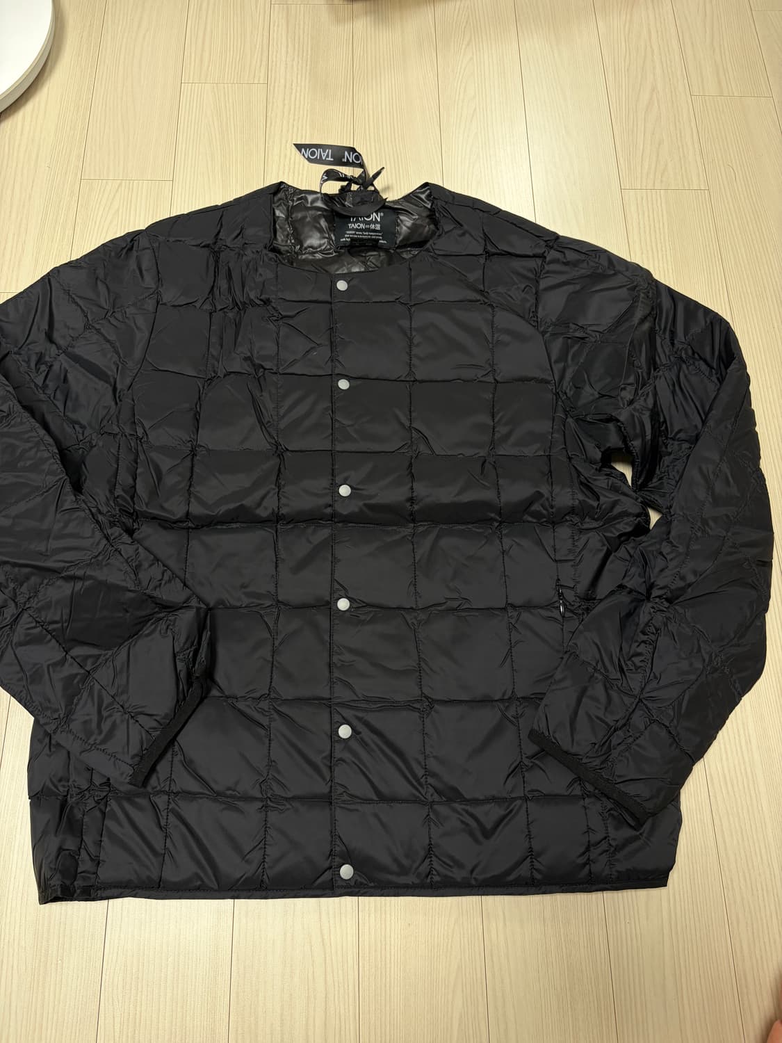 [XL] 타이온 크루넥 버튼다운 경량패딩 새상품 상품이미지1