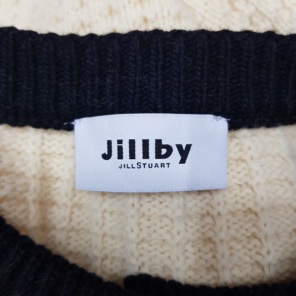 질스튜어트 2021 배색 라운드넥 가디건  F사이즈 상품이미지5