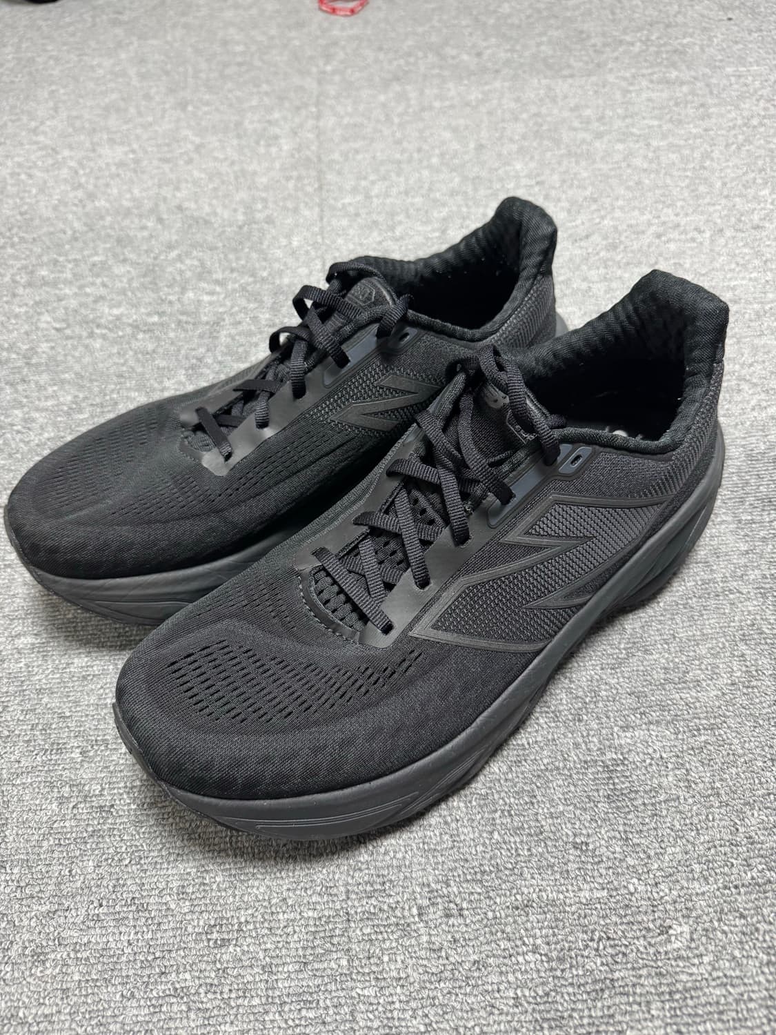 (285/2e)뉴발란스 1080 v14 올블랙 판매합니다 상품이미지1