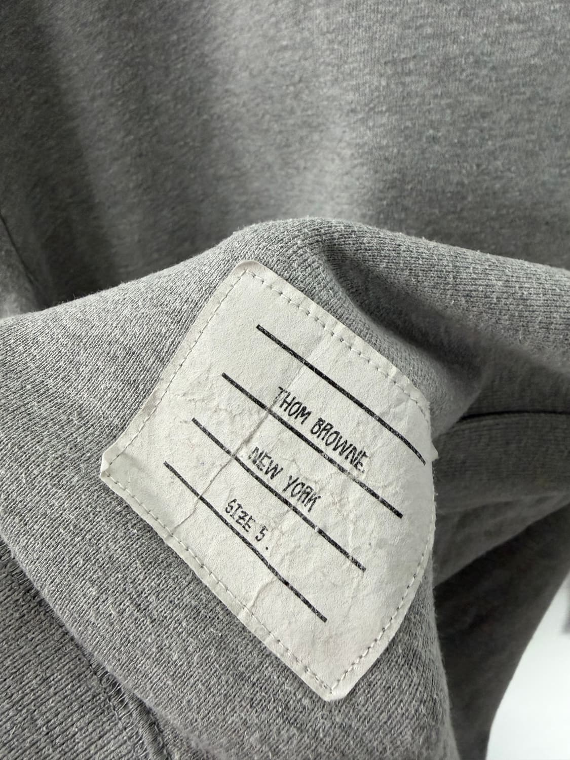 톰브라운 맨투맨 상품이미지3