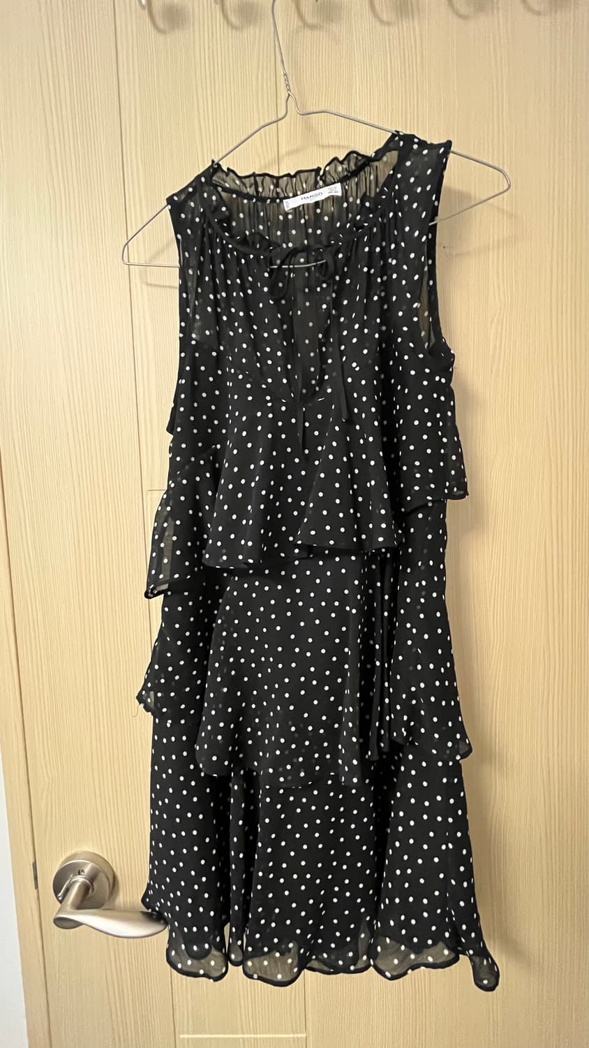 MANGO 블랙 도트 프릴 원피스 XS 상품이미지1