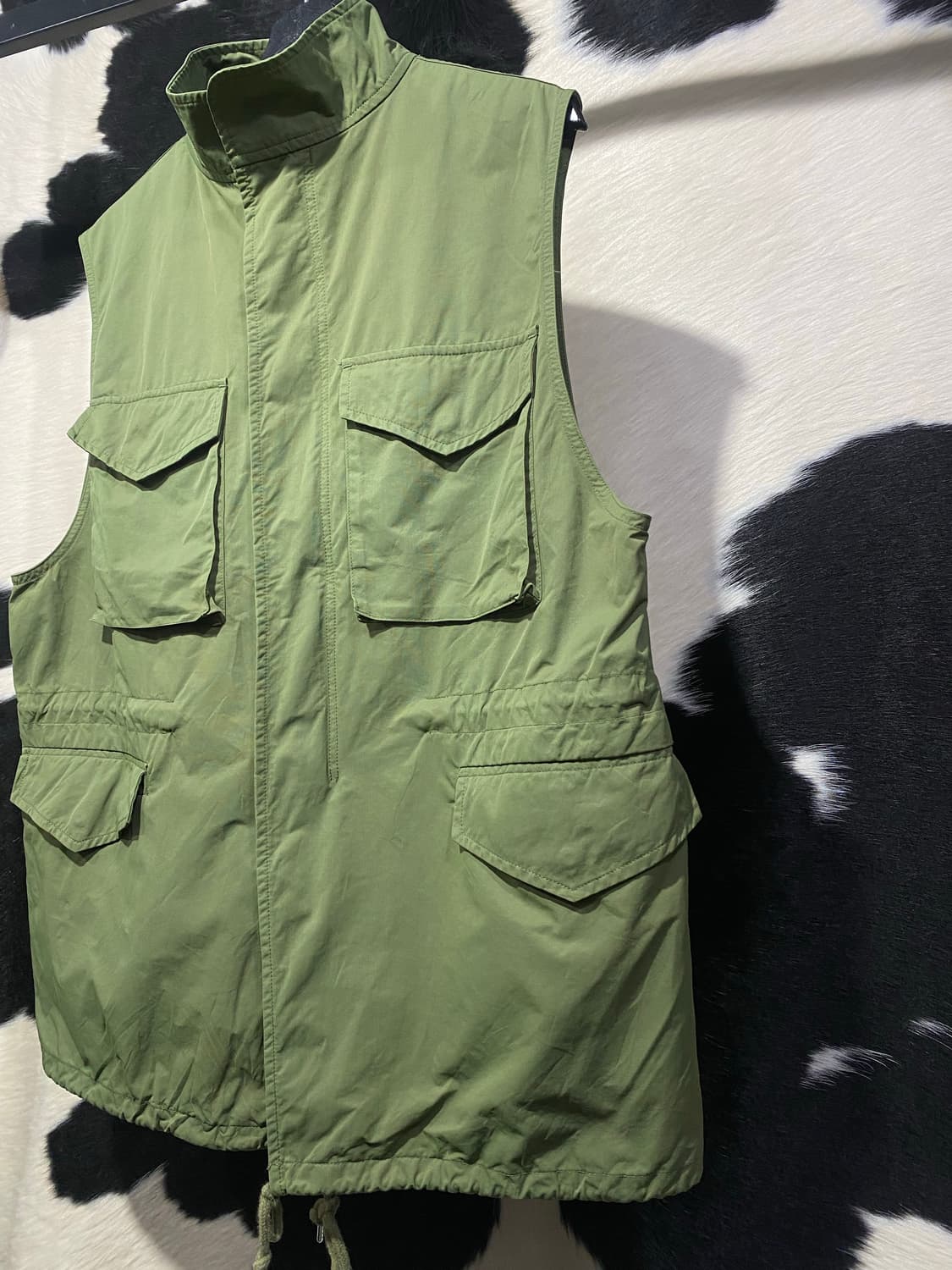 Whimsic 포켓 디테일 하이넥 베스트 상품이미지4