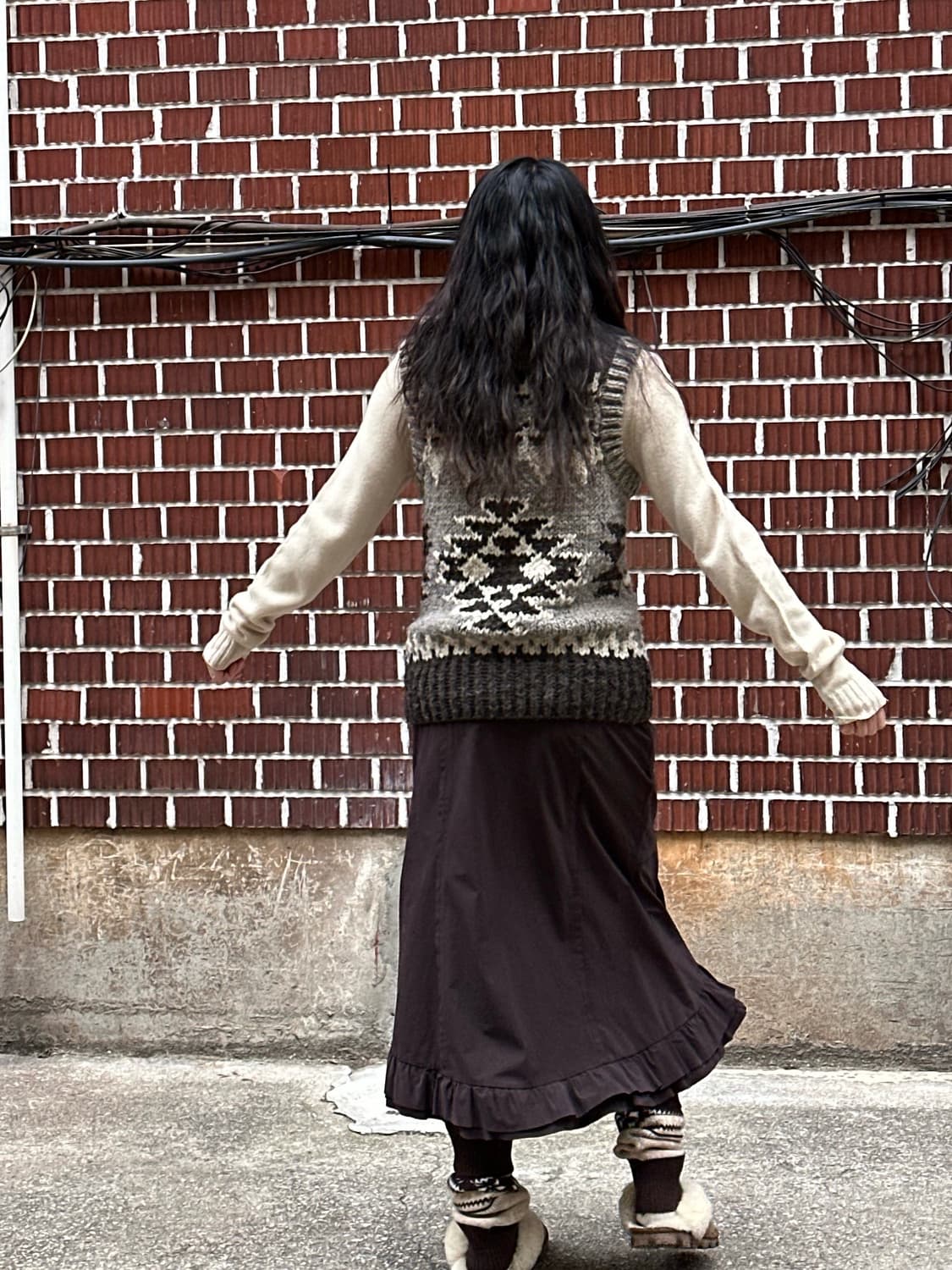 르마드 무스탕 코위찬 니트조끼 집업 폴로 니트 브라운 스커트 코디세트 상품이미지6