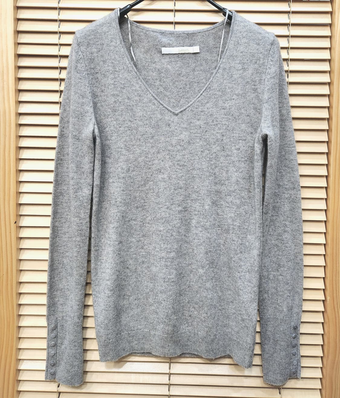 les100 실크캐시미어 브이넥니트 상품이미지1