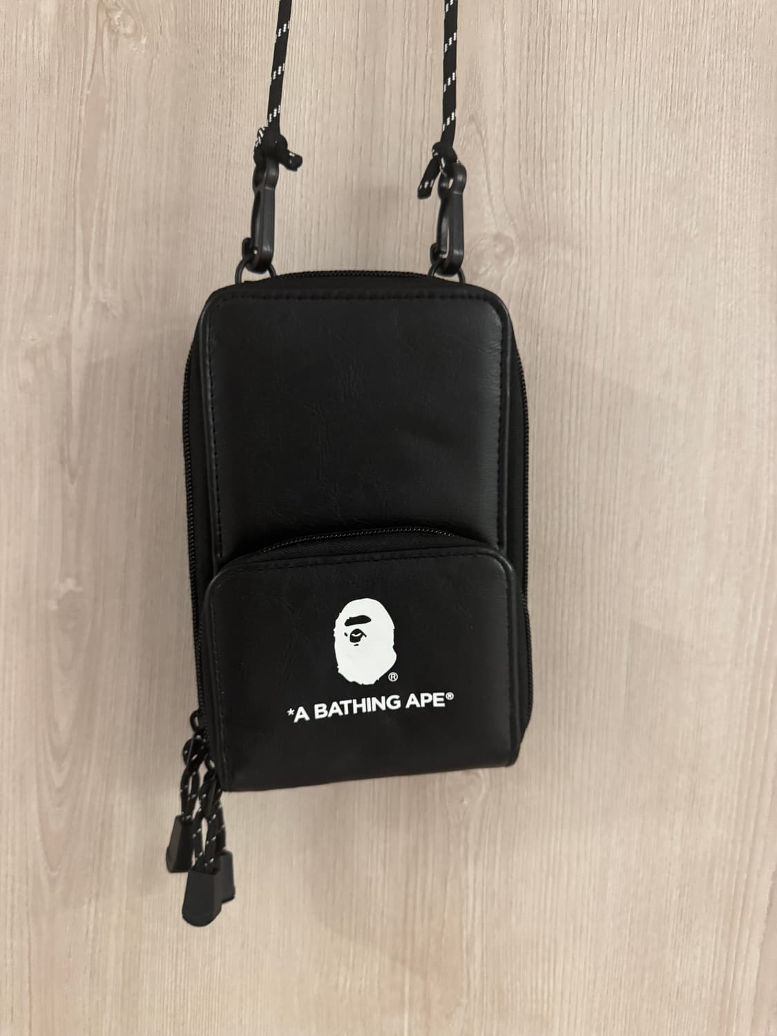 베이프 미니 크로스백  상품이미지1