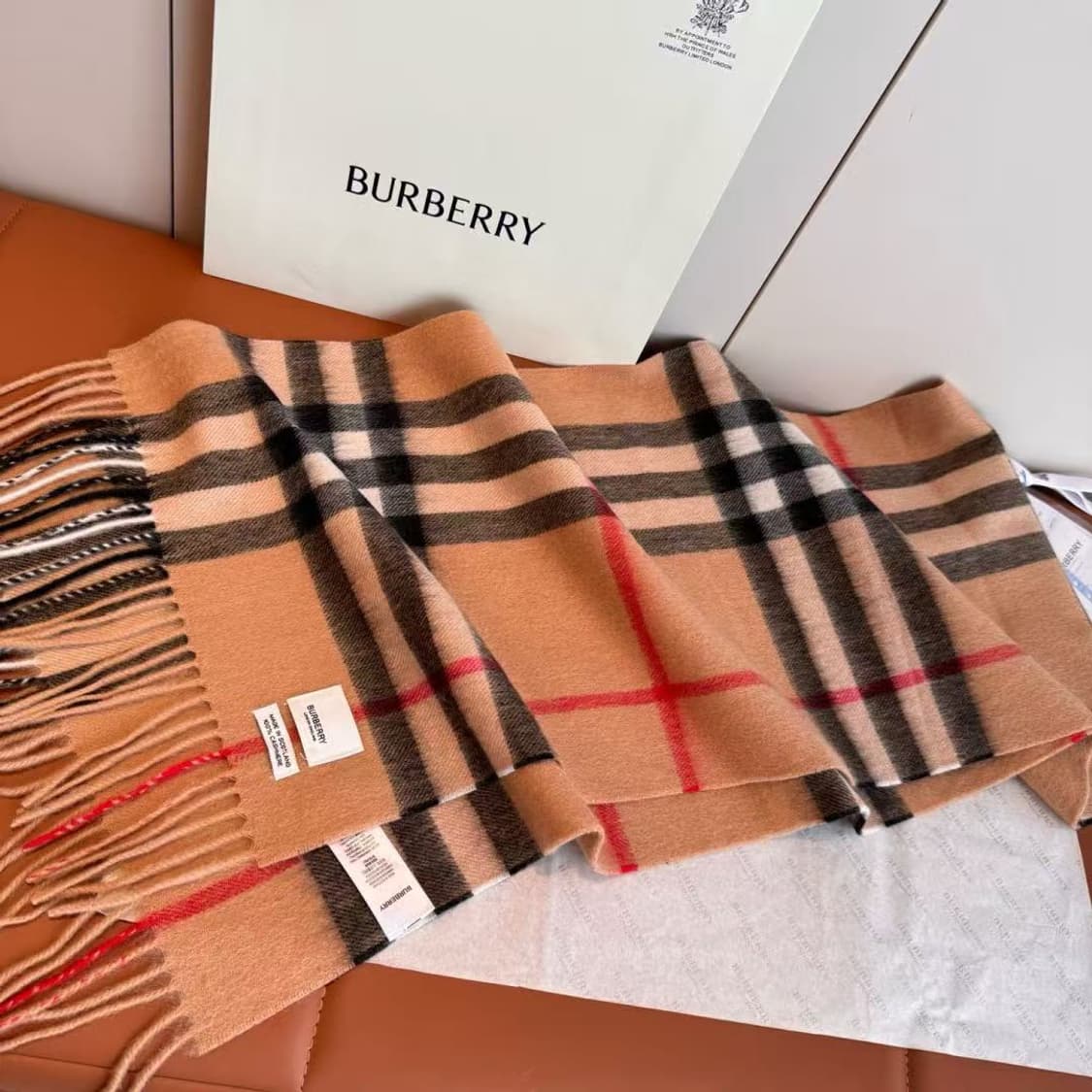 버버리숙녀 리버서블 스카프
 상품이미지4