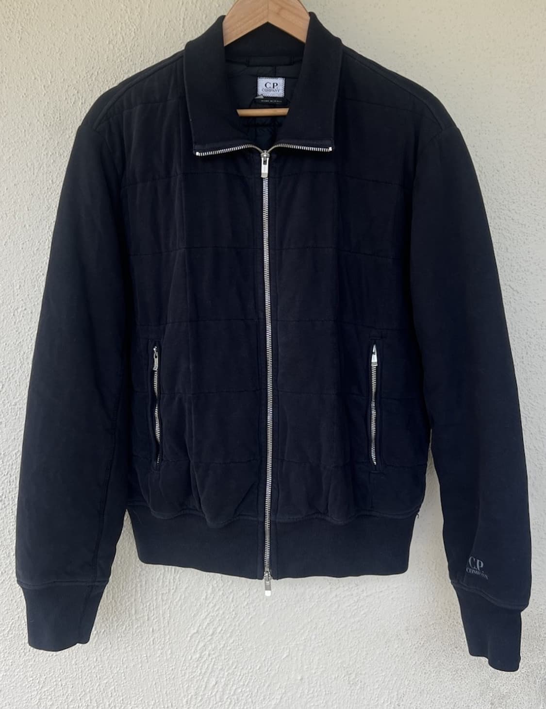 CP컴퍼니 퀄팅 붐버 자켓 블랙 상품이미지1