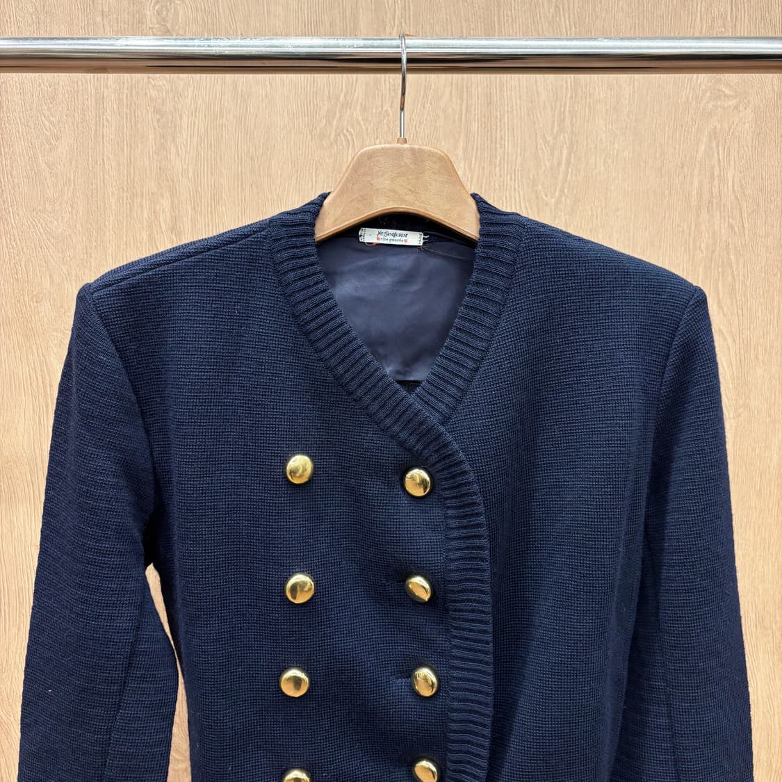 입생로랑 울 니트 가디건 자켓 시그니처 더블 골드 버튼 디테일 딥 네이비 상품이미지4