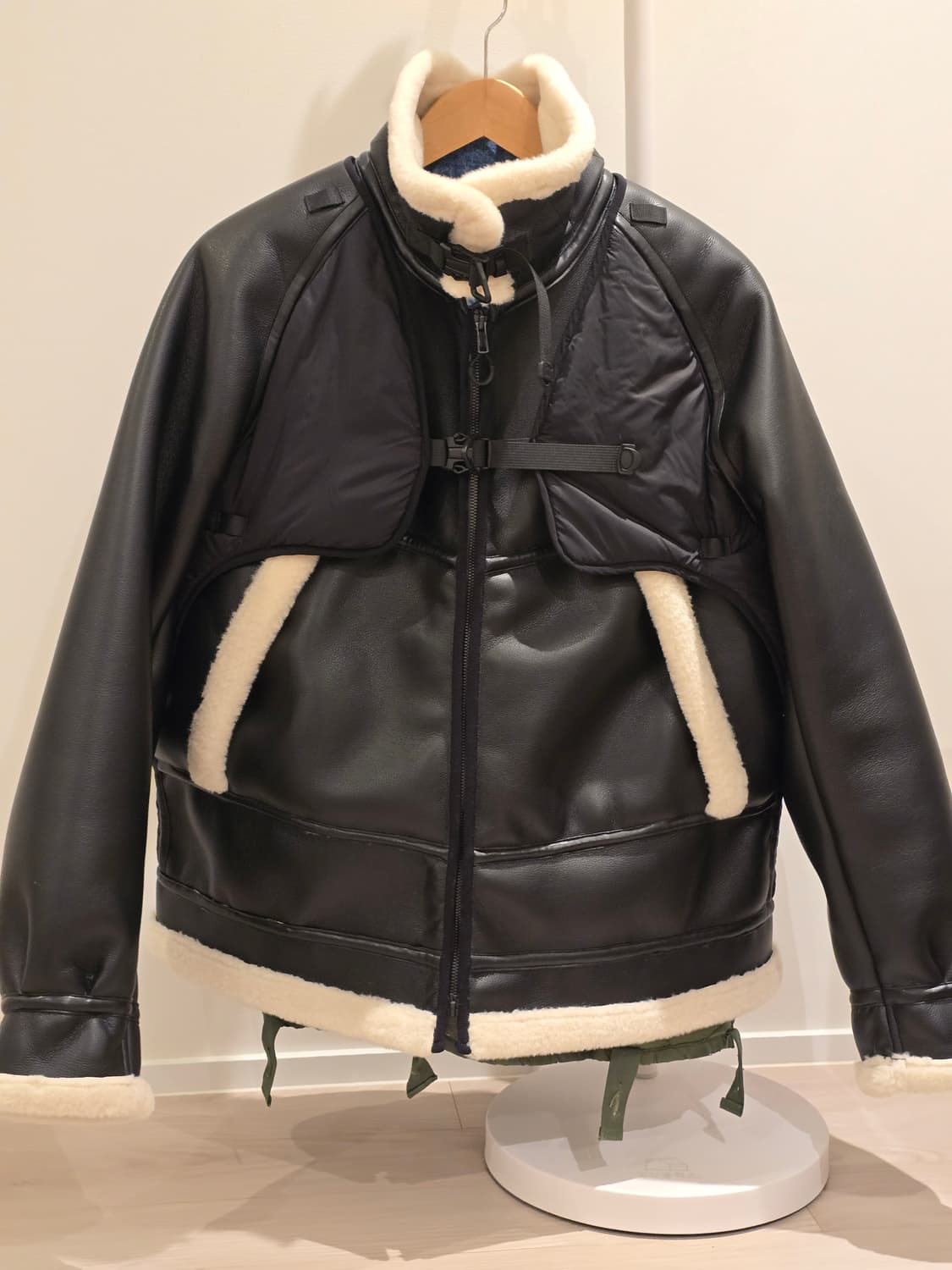 루트파인더 미발매 매뉴버 가죽 패딩 샘플 상품이미지1