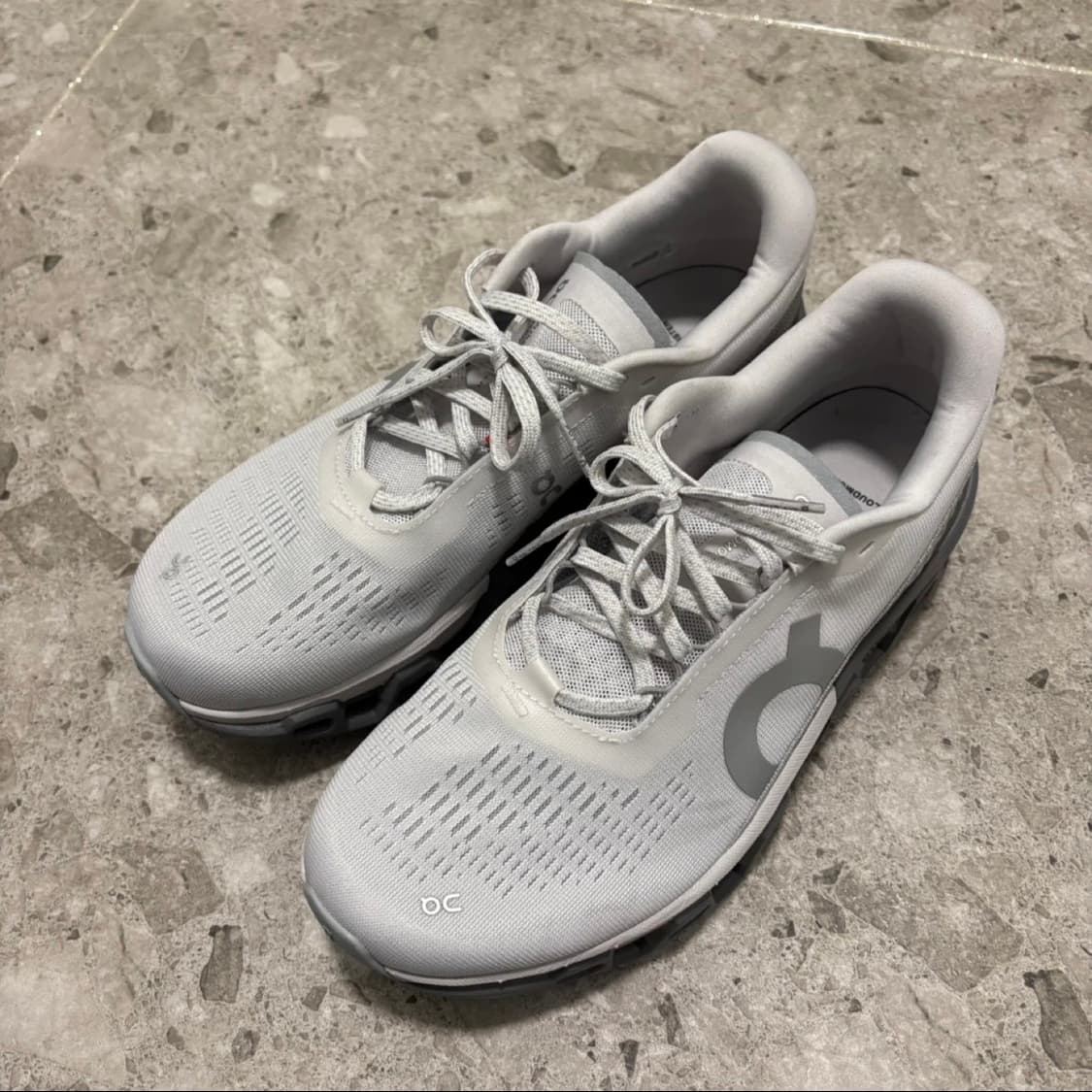 온러닝 클라우드몬스터 2 프로스트 락 255 상품이미지2