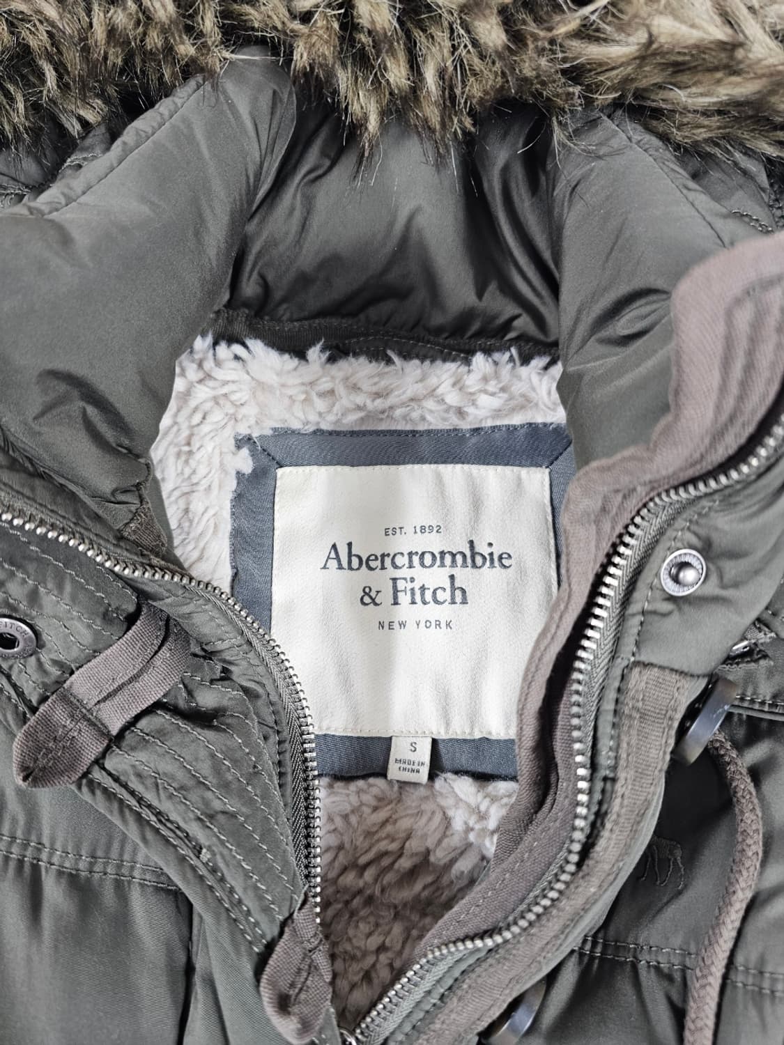 아베크롬비울프죠패딩 상품이미지6