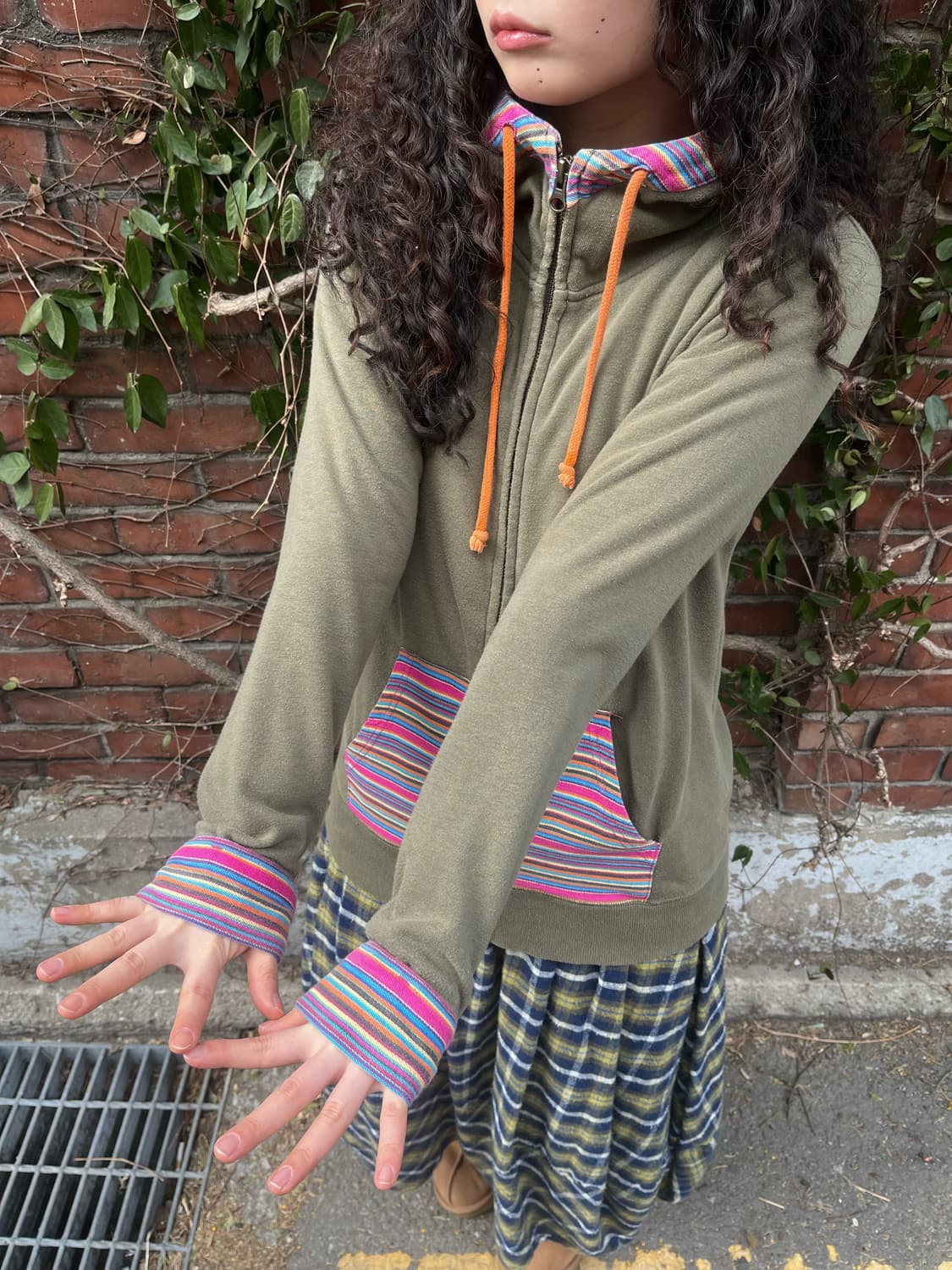 카키 무지개 패턴 포인트 후드집업 상품이미지4