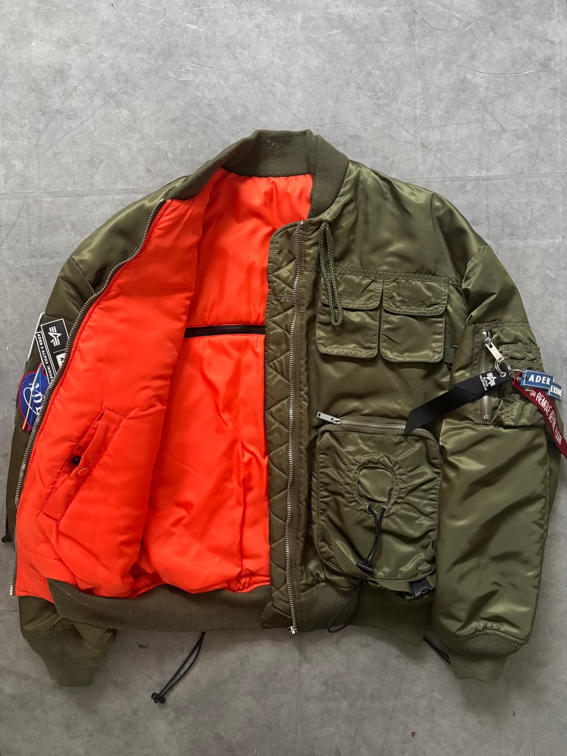 Alpha Industries 알파 인더스트리 MA-1 카키 항공 점퍼  상품이미지2