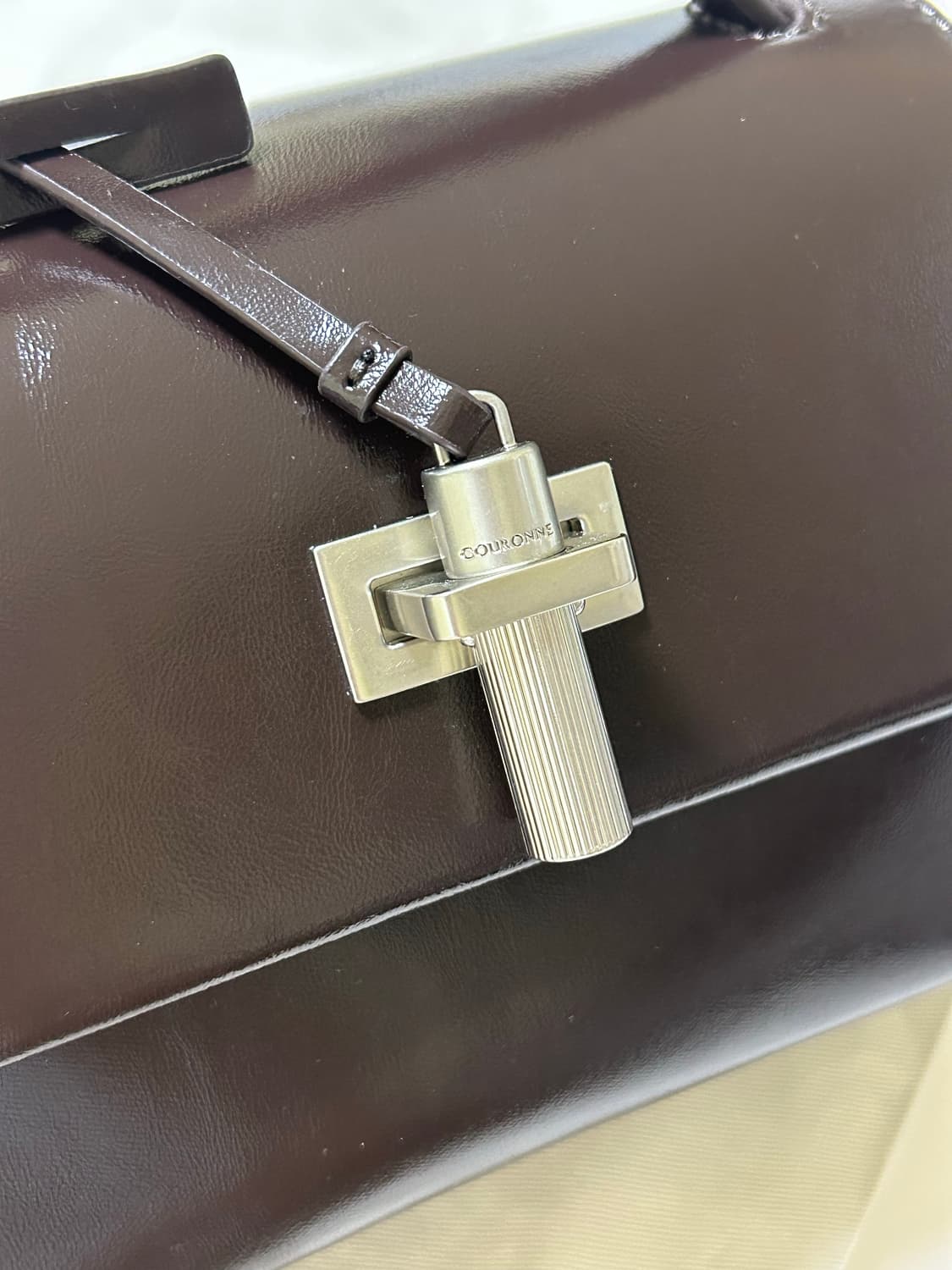 쿠론 Fermier Cross 20 브라운 크로스백 상품이미지2