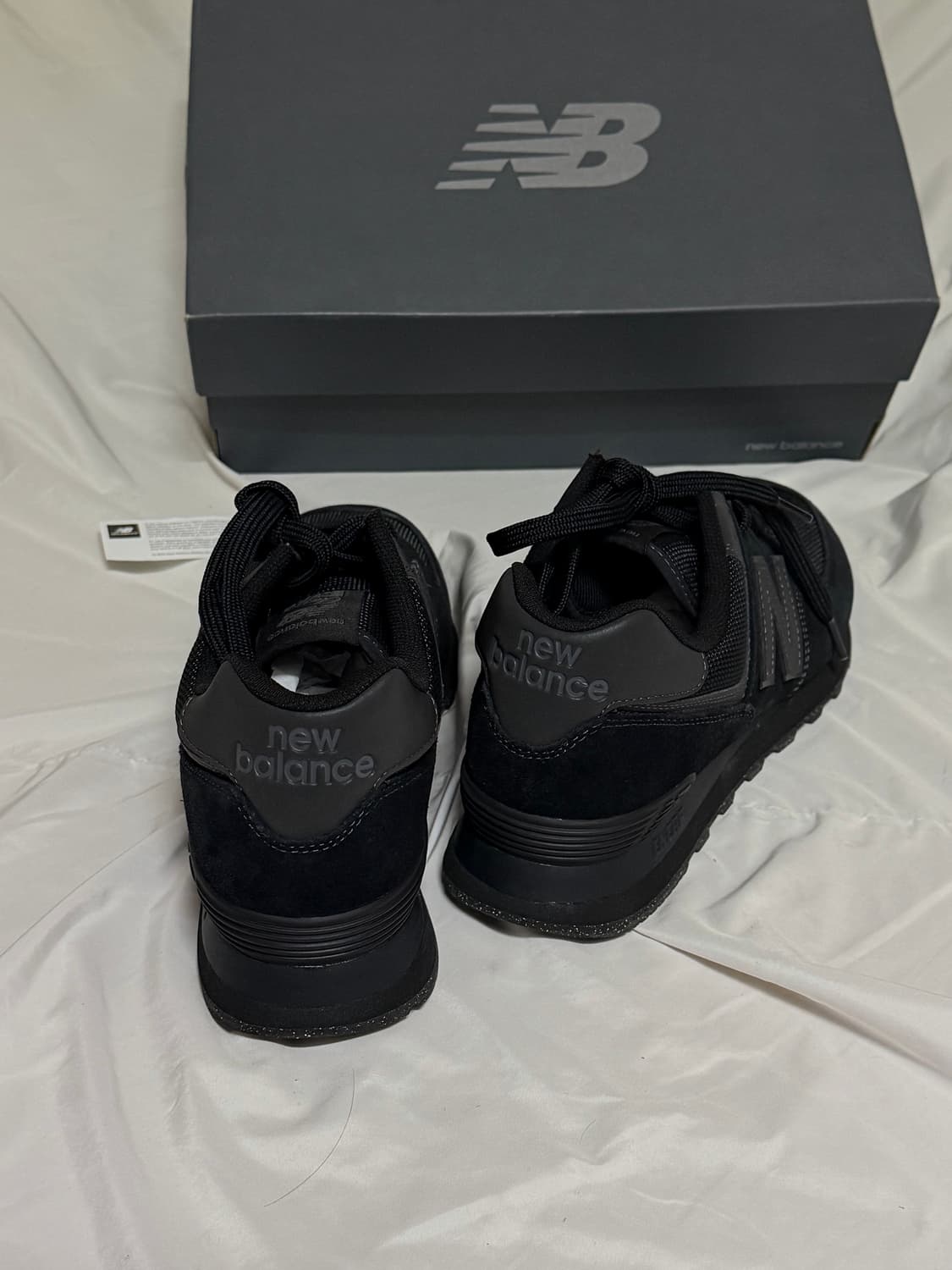 뉴발란스 574 트리플 블랙 상품이미지4