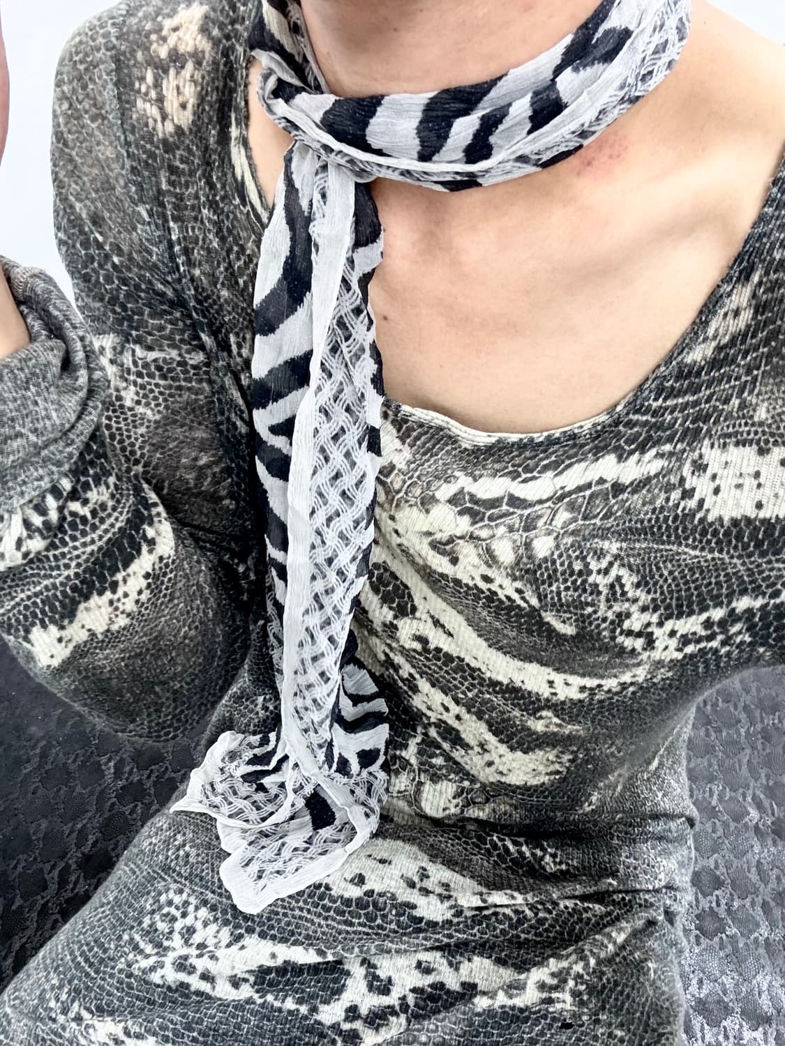 “Vintage” Zebra Pattern Short Scarf 상품이미지1