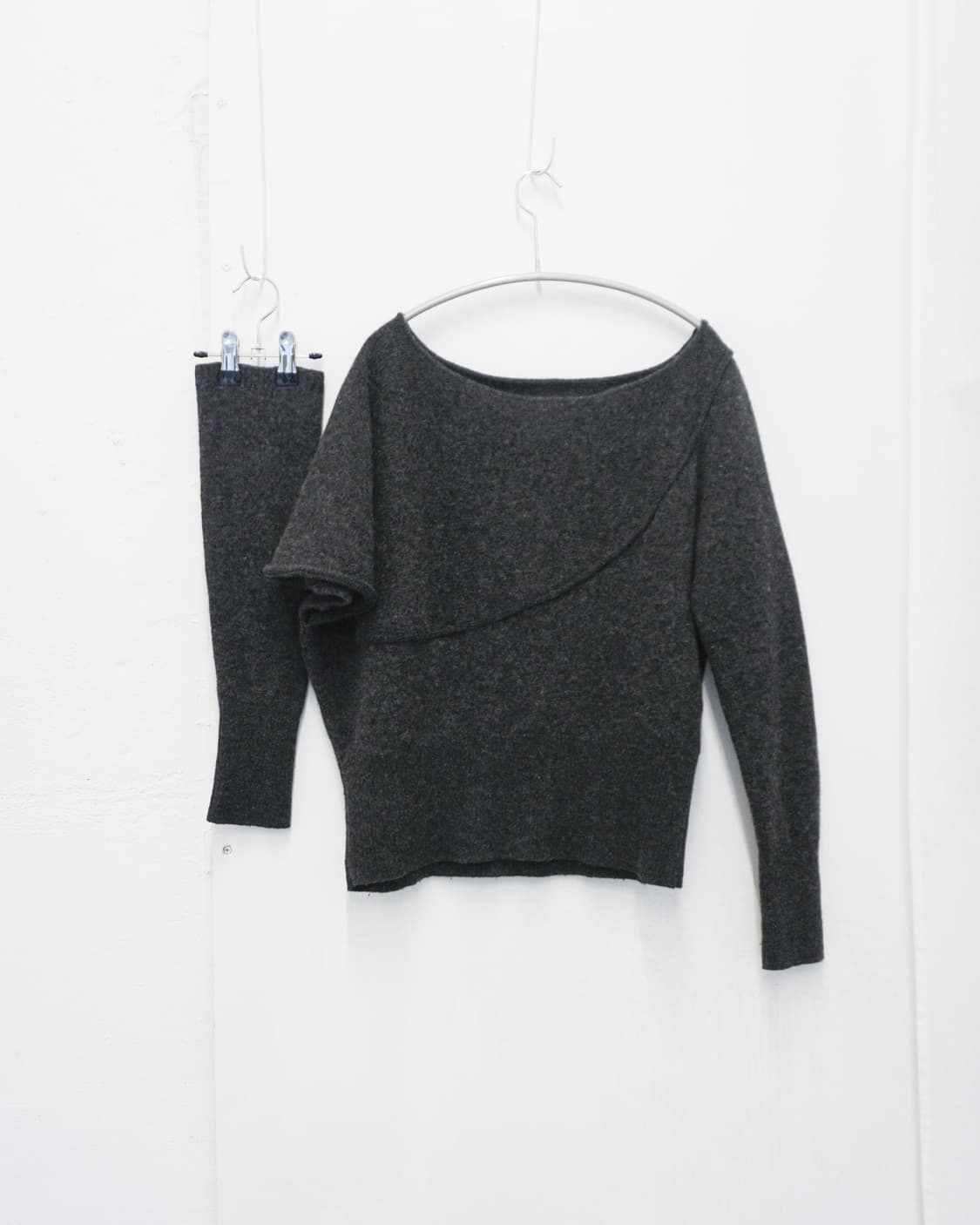 SACAI wool asymmetric knit top 상품이미지1