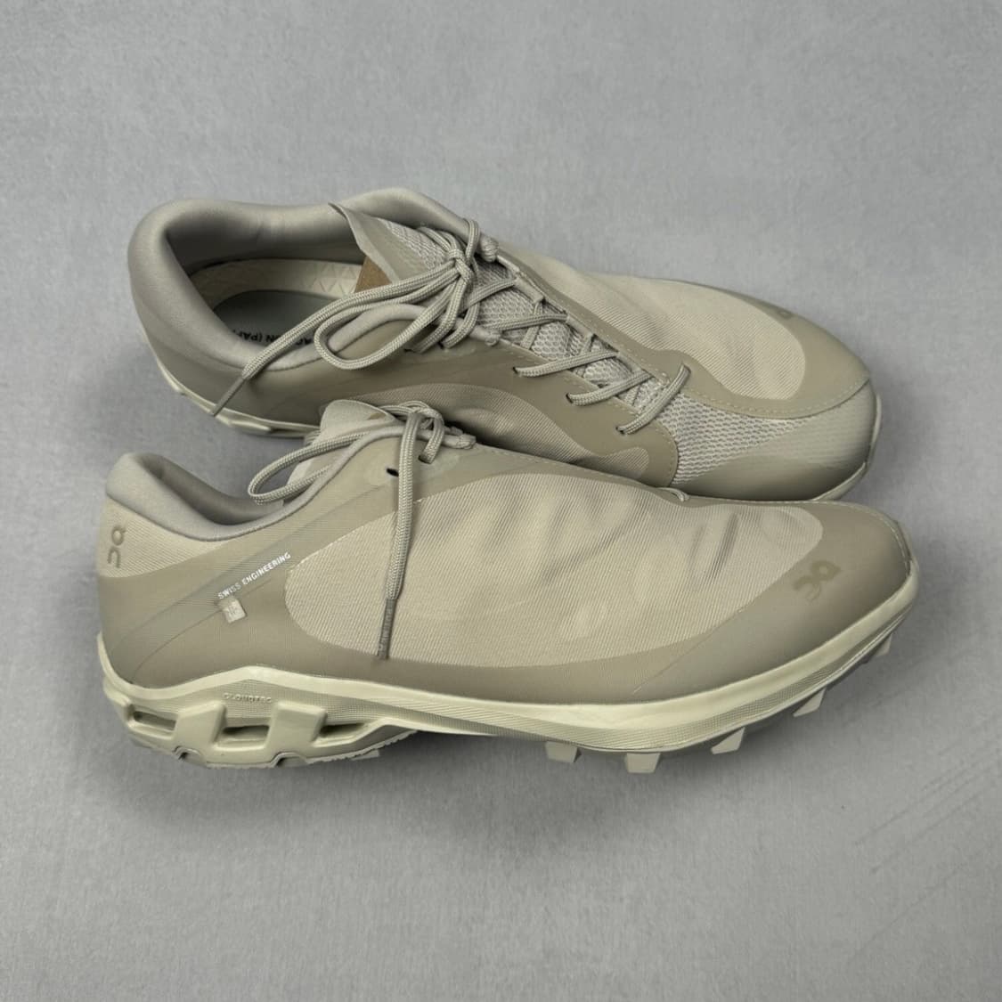 온 러닝 x 파프 클라우드벤쳐 아이스문 270 상품이미지1