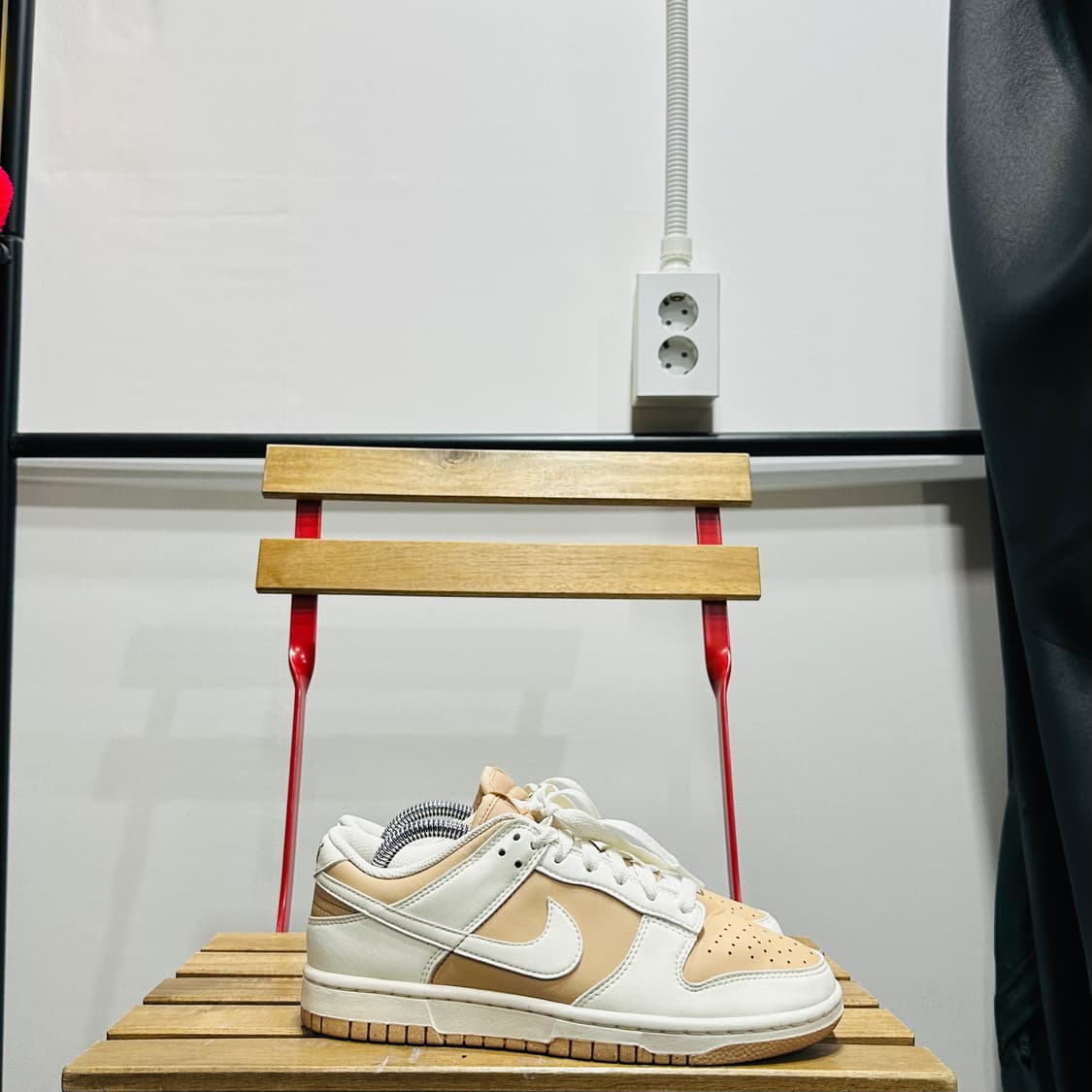 240) 나이키 운동화 여성 여자 신발 덩크 로우 화이트/베이지 상품이미지1