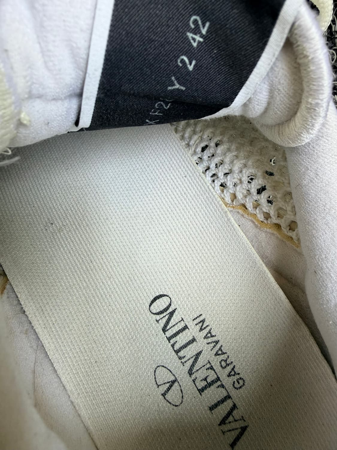 발렌티노 가라바니 가브리엘 레이스 로우탑 스니커즈 상품이미지5