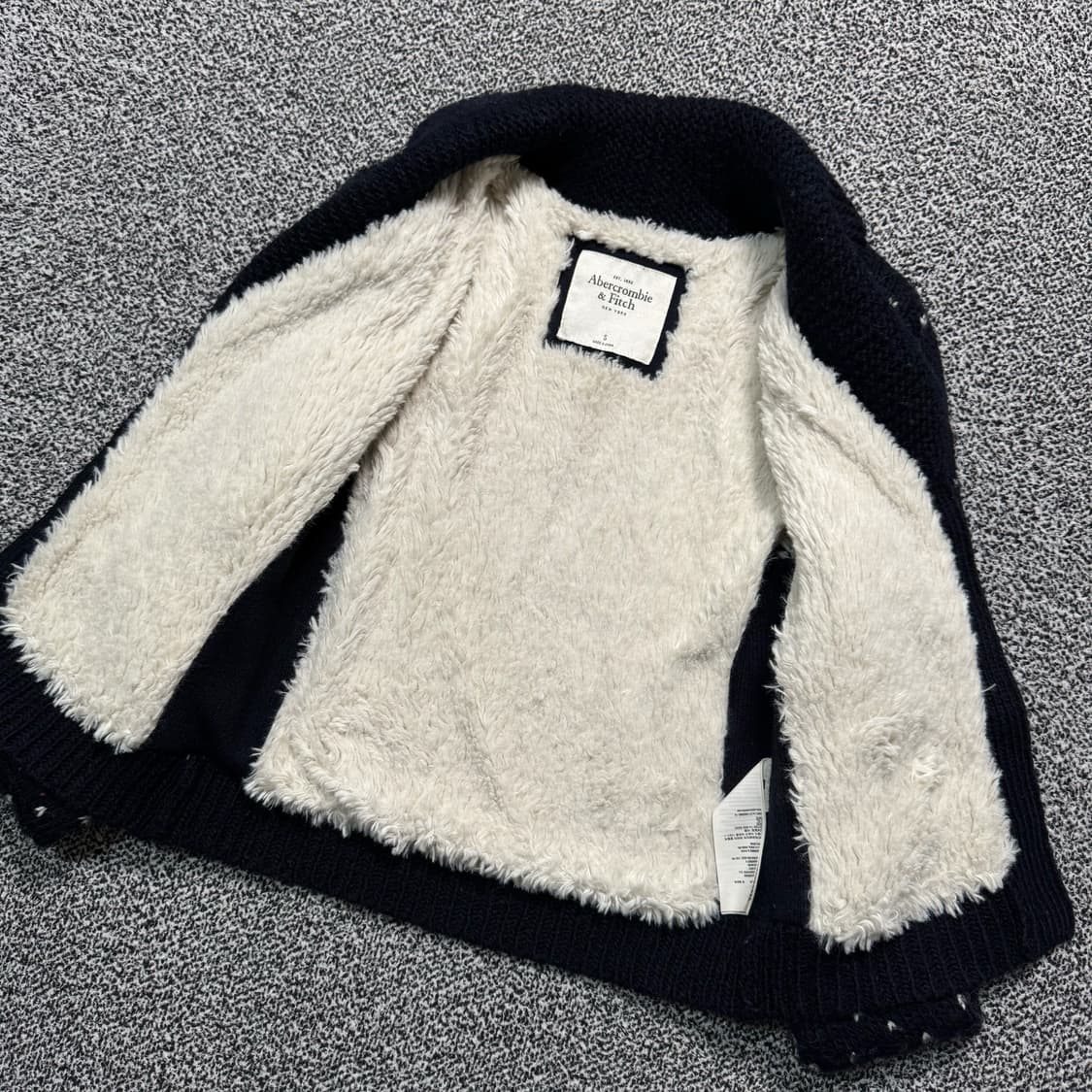 Name : 아베크롬비 딥네이비컬러 크롭 노르딕 쉐르파 가디건 :)  상품이미지4