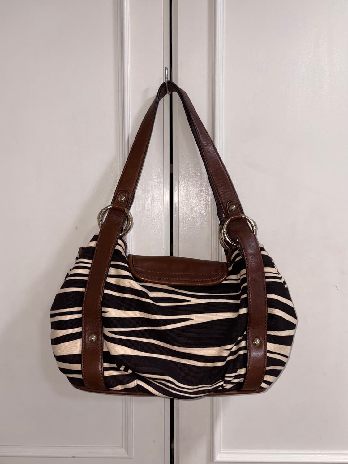 Michael kors Zebra pattern shoulder bag 상품이미지3
