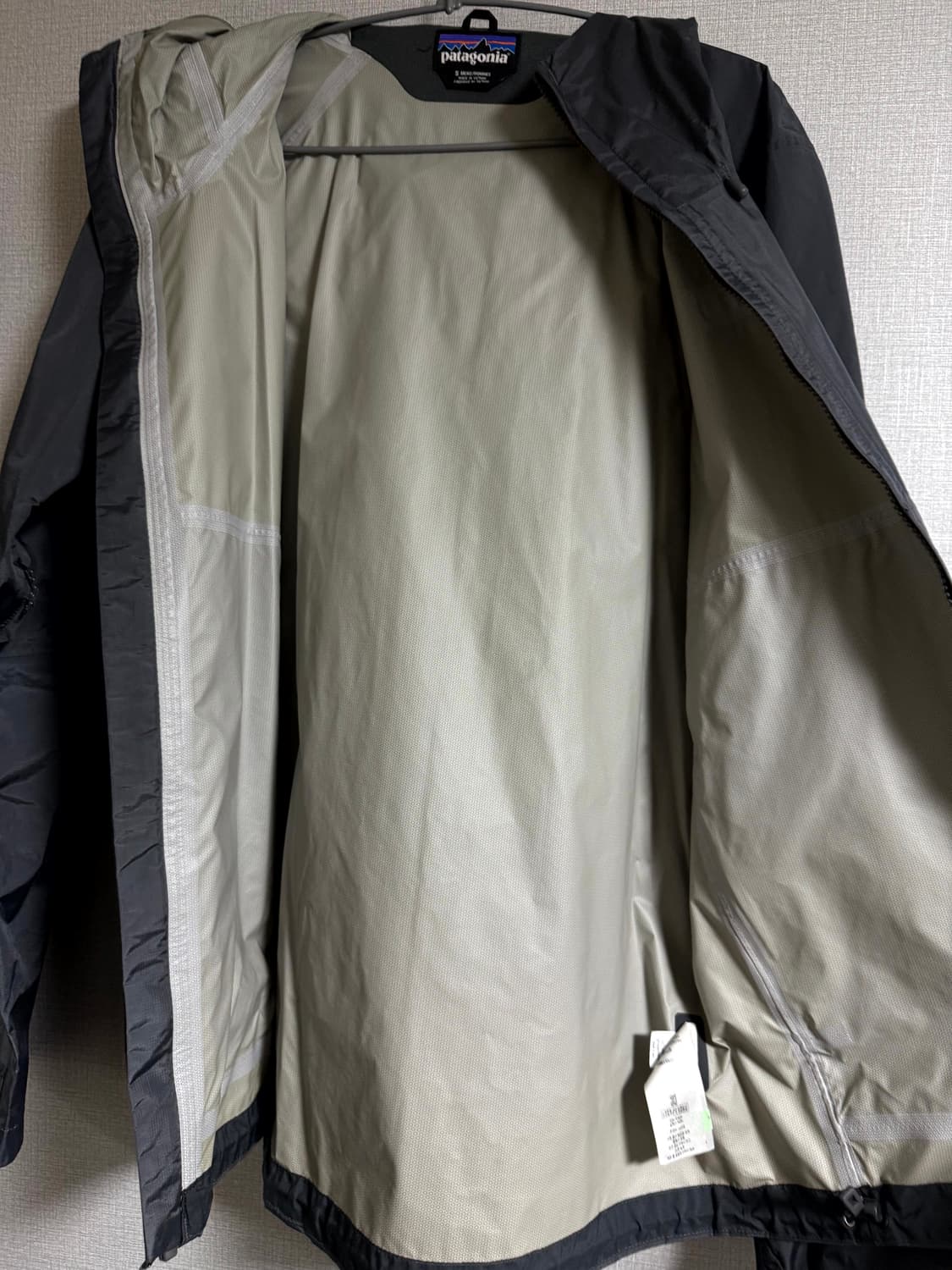 파타고니아(Patagonia) 토렌쉘 차콜 그레이 자켓 s 상품이미지6