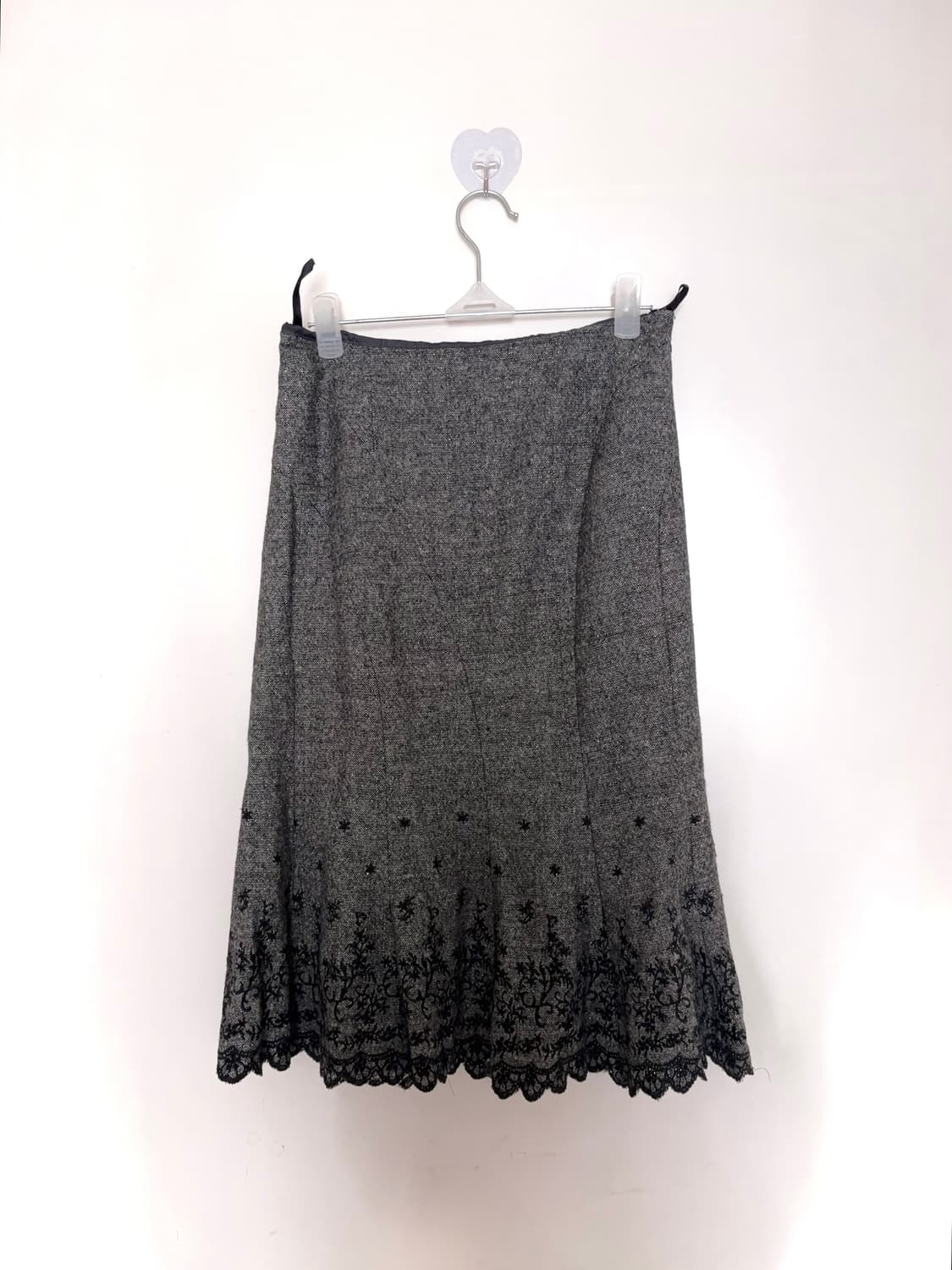 공겜여주 고딕풍 자수 미디 스커트 상품이미지2