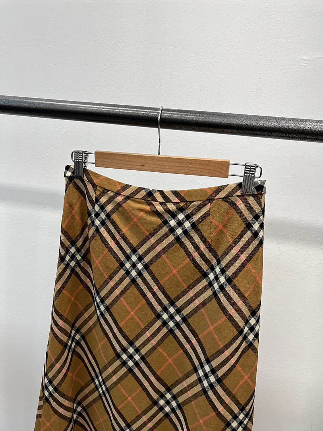여) 버버리 체크 롱 스커트  상품이미지2