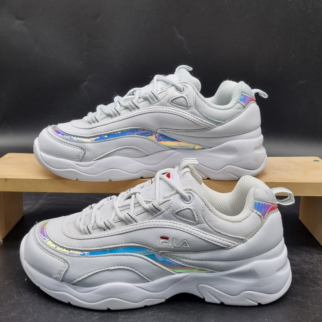 휠라 레이프리즘 여성운동화235  상품이미지1