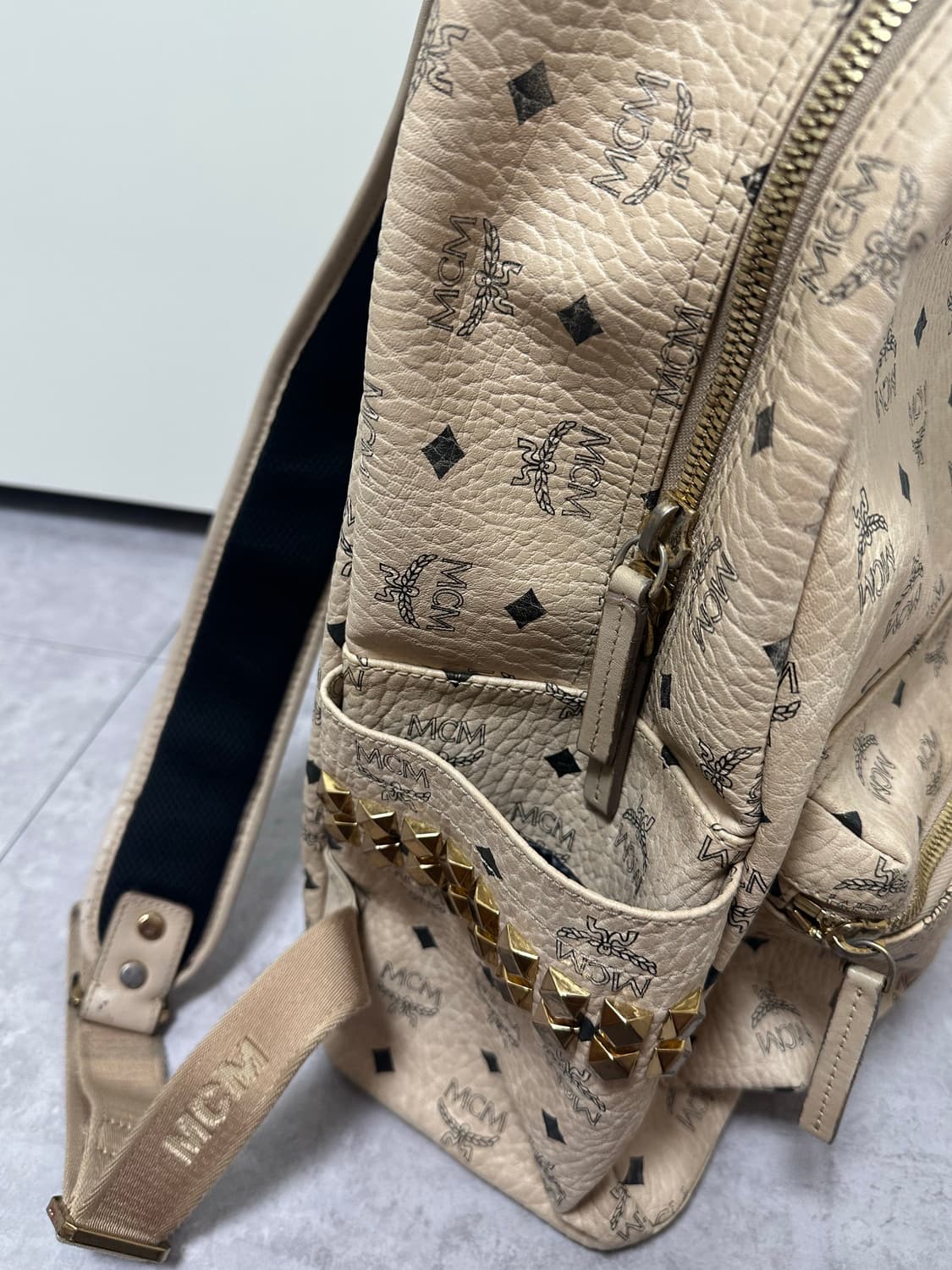 MCM 백팩 베이지 라지 상품이미지3