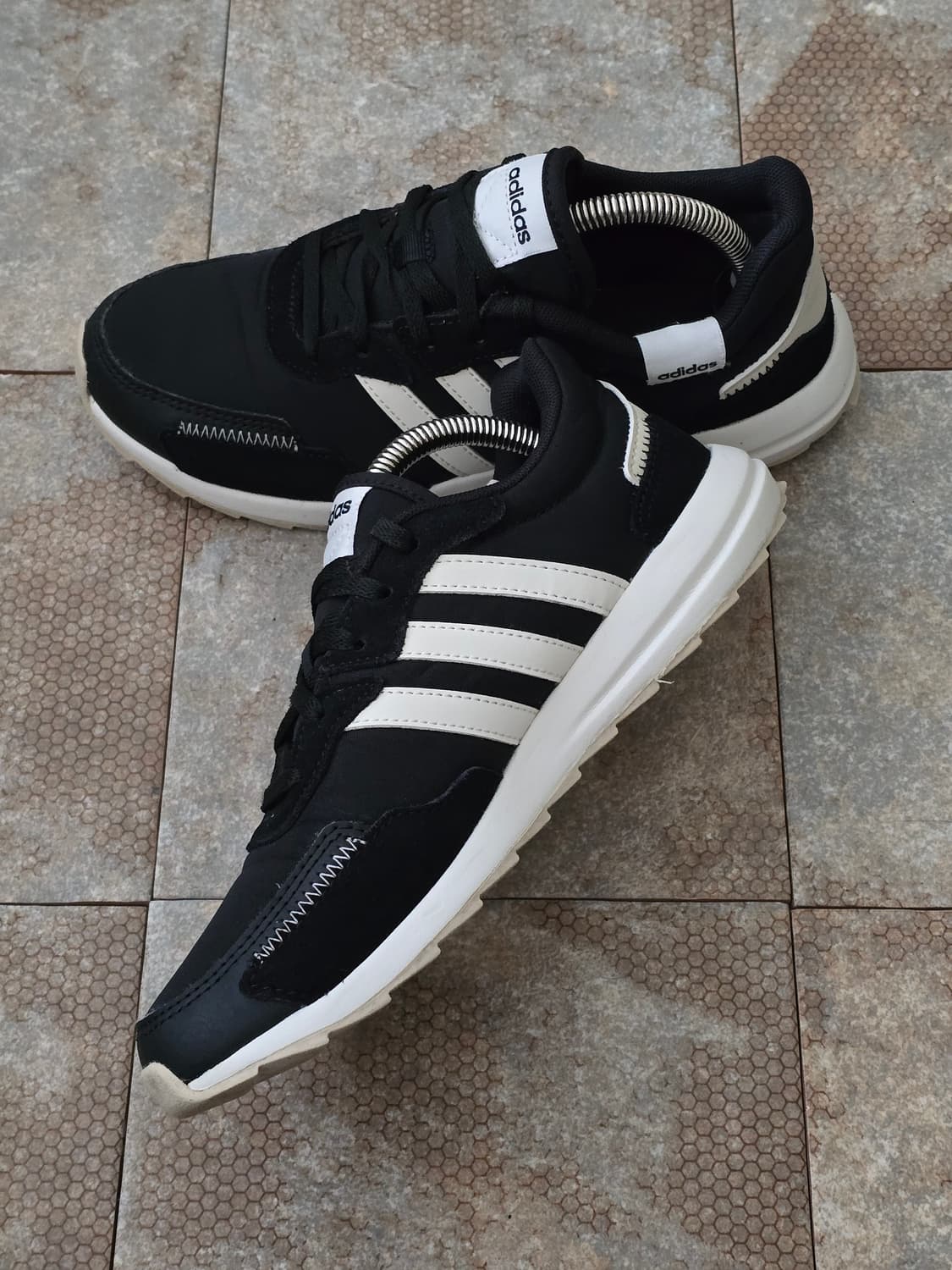 (240)아디다스 레트로 런 코어 블랙 상품이미지5