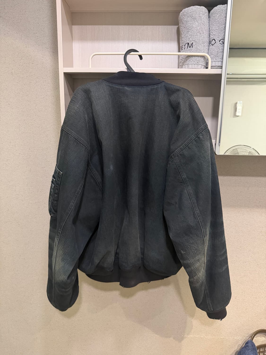 발렌시아가 25ss 데님봄버 판매합니다. 상품이미지3