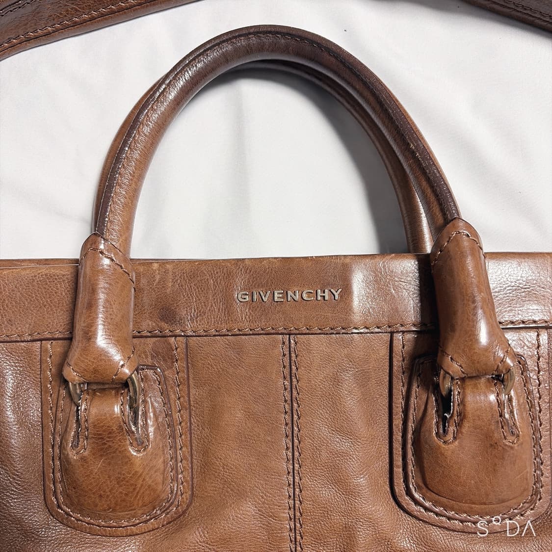 지방시 브라운 가죽 토트겸 숄더백 상품이미지3