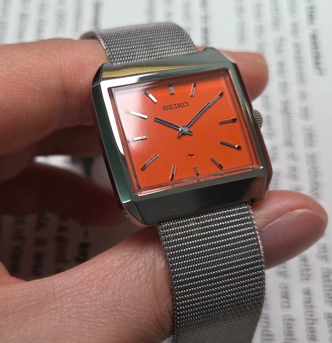 빈티지 세이코 샤리오탱크 오렌지다홍 수동명기(2220A) 드레스워치 상품이미지4