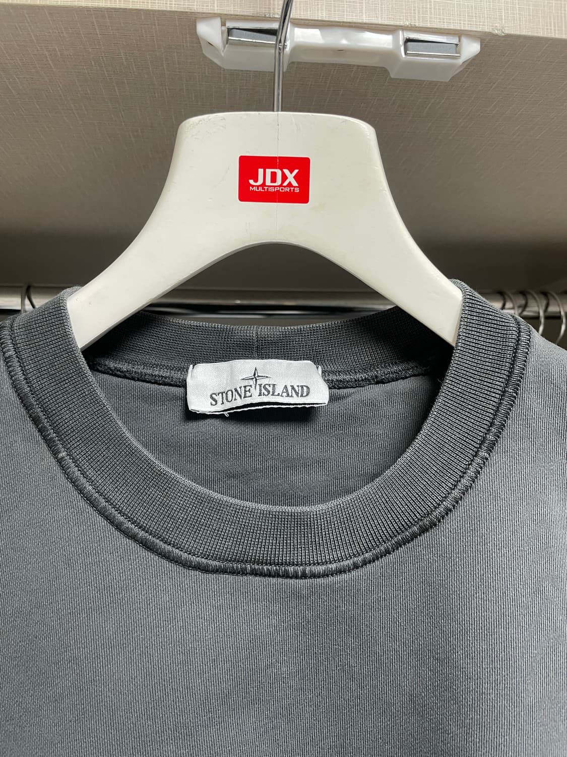 23SS스톤아일랜드 맨투맨 100-L 차콜색상 상품이미지5
